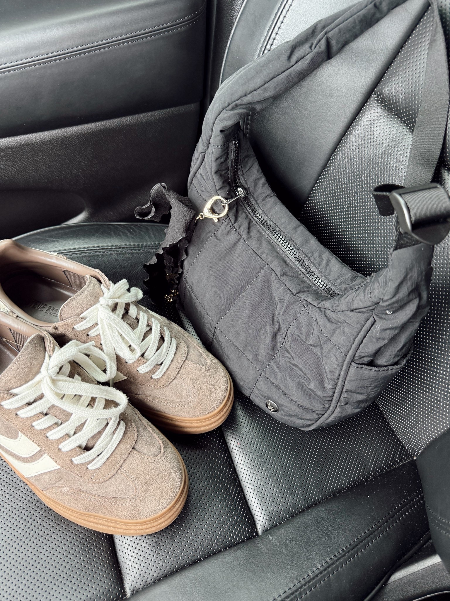 my new everyday bag! same look as my belt bag but more room and has a drink holder!

#LTKStyleTip #LTKActive #LTKU