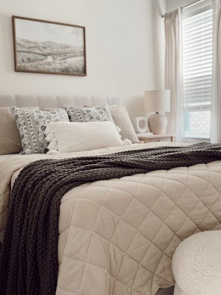 BEDROOM on a budget ✨

+ Walmart bed
+ Walmart quilt
+ Walmart pillows
+ Target knit blanket
+ Target ottomans
+ Ikea nightstand
+ Hobby Lobby Art
+ Walmart lamp

what do you think of it? 💛💛


#bedroom #masterbedroom #primarybedroom

#LTKfindsunder50 #LTKhome #LTKstyletip