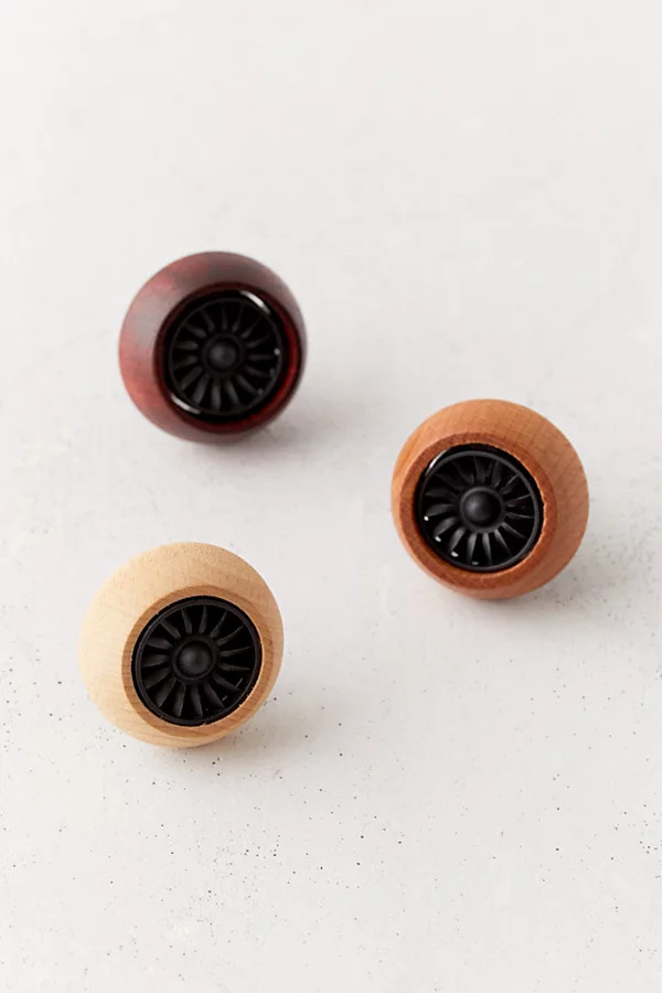 Earth Luxe Vent Essential Oil Diffuser | Urban Outfitters (US and RoW)