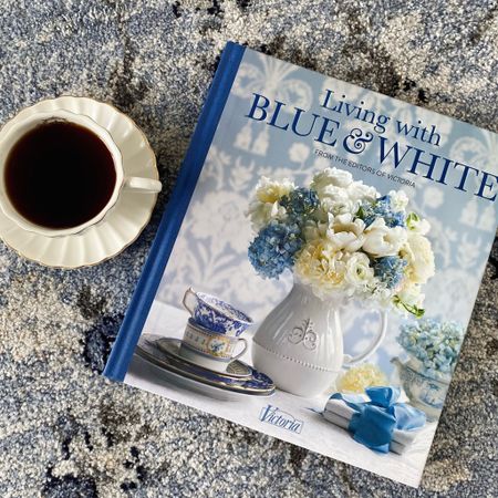 The perfect book for blue and white lovers!!