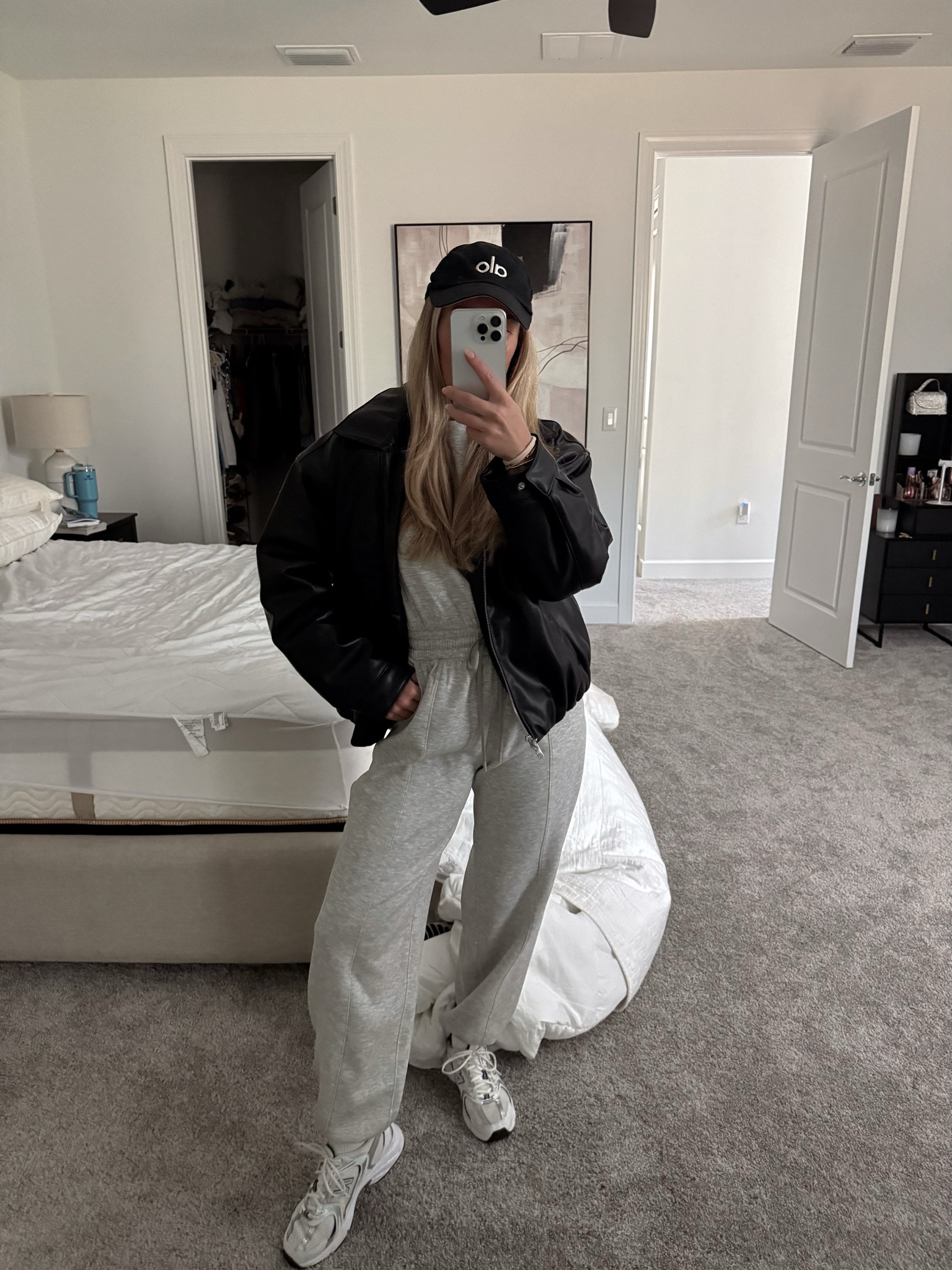 Travel style ✈️ the coziest + on trend fit

Abercrombie sale, grey jumpsuit, winter style, spring style, travel outfit, weekend fit 

#LTKTravel #LTKStyleTip #LTKSaleAlert