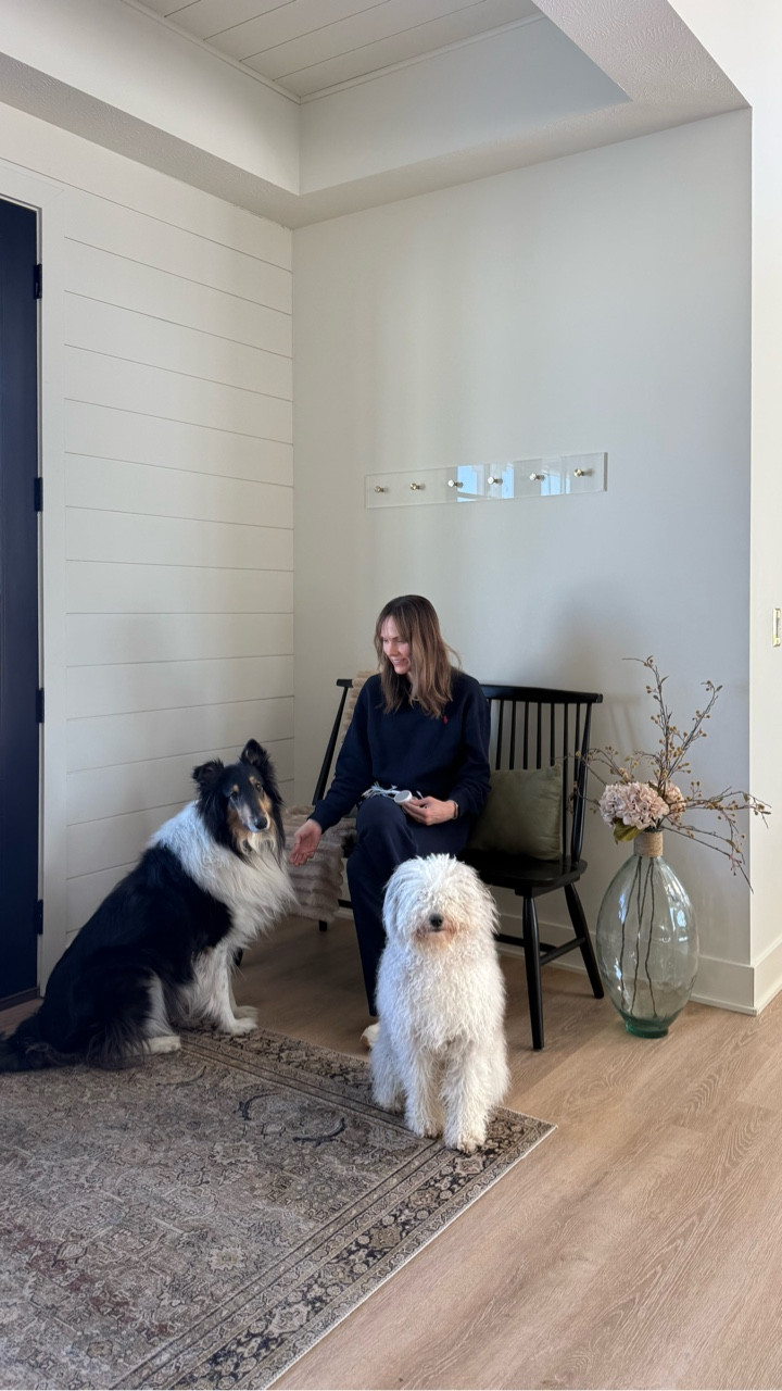 These are the chargers our family always travels with.  We each have our own color.  I love there are so many different charging options for all our electronics, and the chord can extend a long ways.  Use code: LISENHMM for an extra 15% off.  Comment CHARGER for a link.  Have a great day! ❤️

Thank you @lisentech for these chargers!

#whitehouse #familytravelers #homedecorating #farmhouse #entrywaydecor