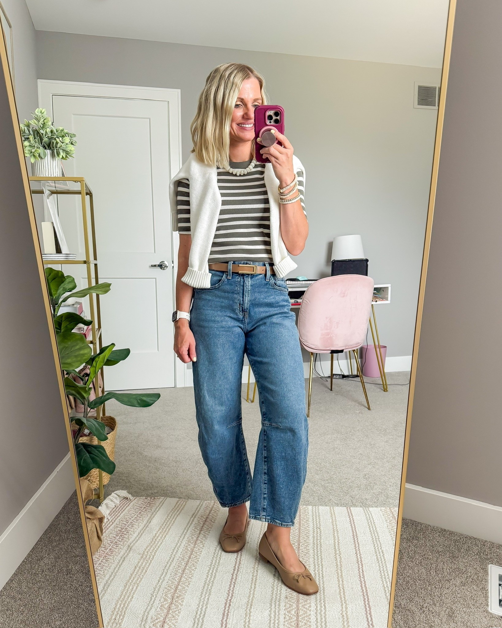 Teacher capsule wardrobe outfit idea with barrel jeans.

#LTKootd #LTKSeasonal #LTKOver40
