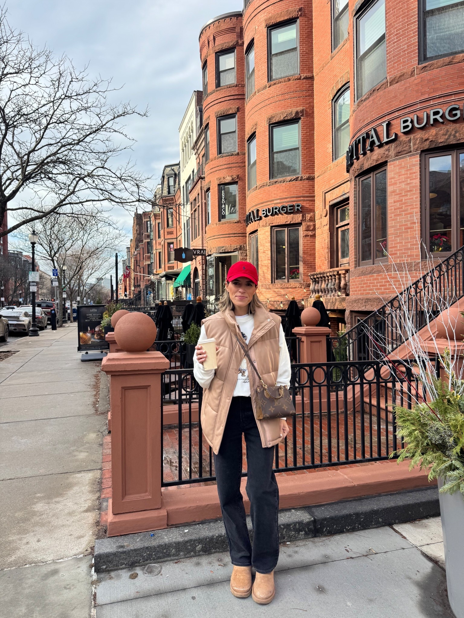 Boston outfit 
Linking similar vest 