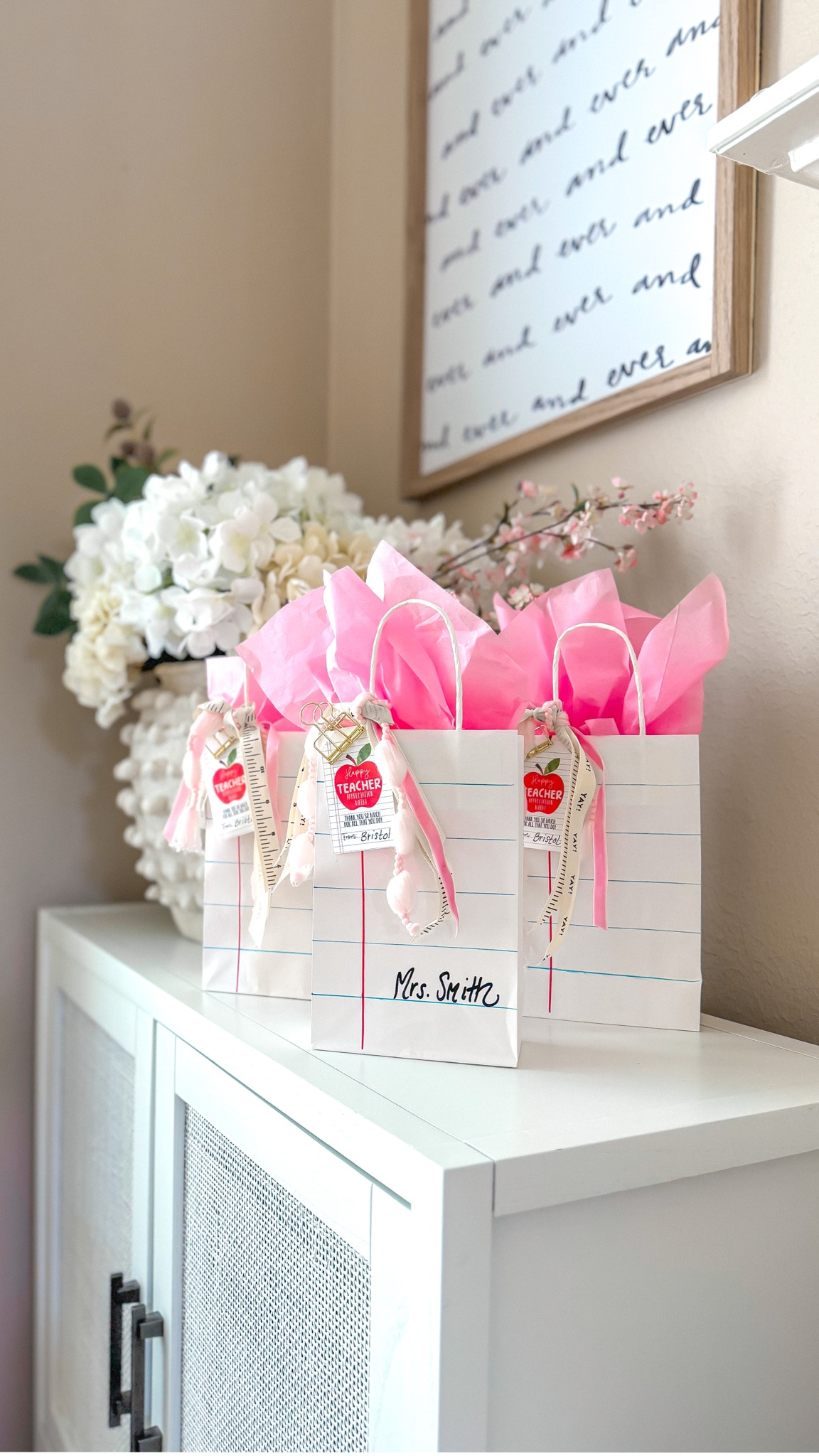 Teacher Appreciation Gift Idea 📝 

Turn a white paper bag into a sheet of paper and fill with things your teacher loves and a gift card! 