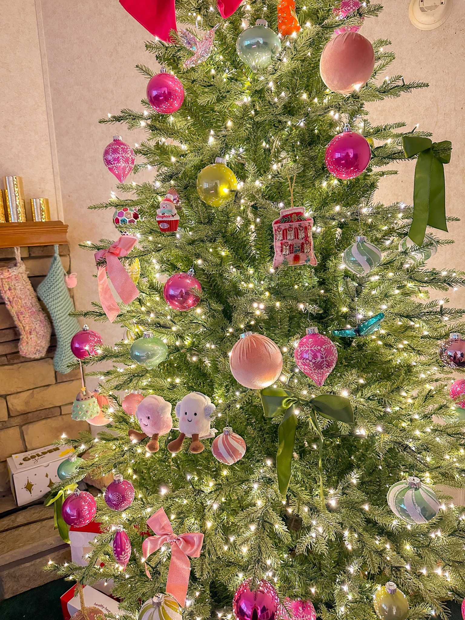 I loveeee how my tree turned out this year!!! 

Bobble ornaments: all hobby lobby! I did a few of their multi packs of ornaments and mixed them! 

Fun ornaments: world market! 

Bows: ribbon from michaels! 

Tree: linked!! (It twinkles 🥰)

#LTKSeasonal