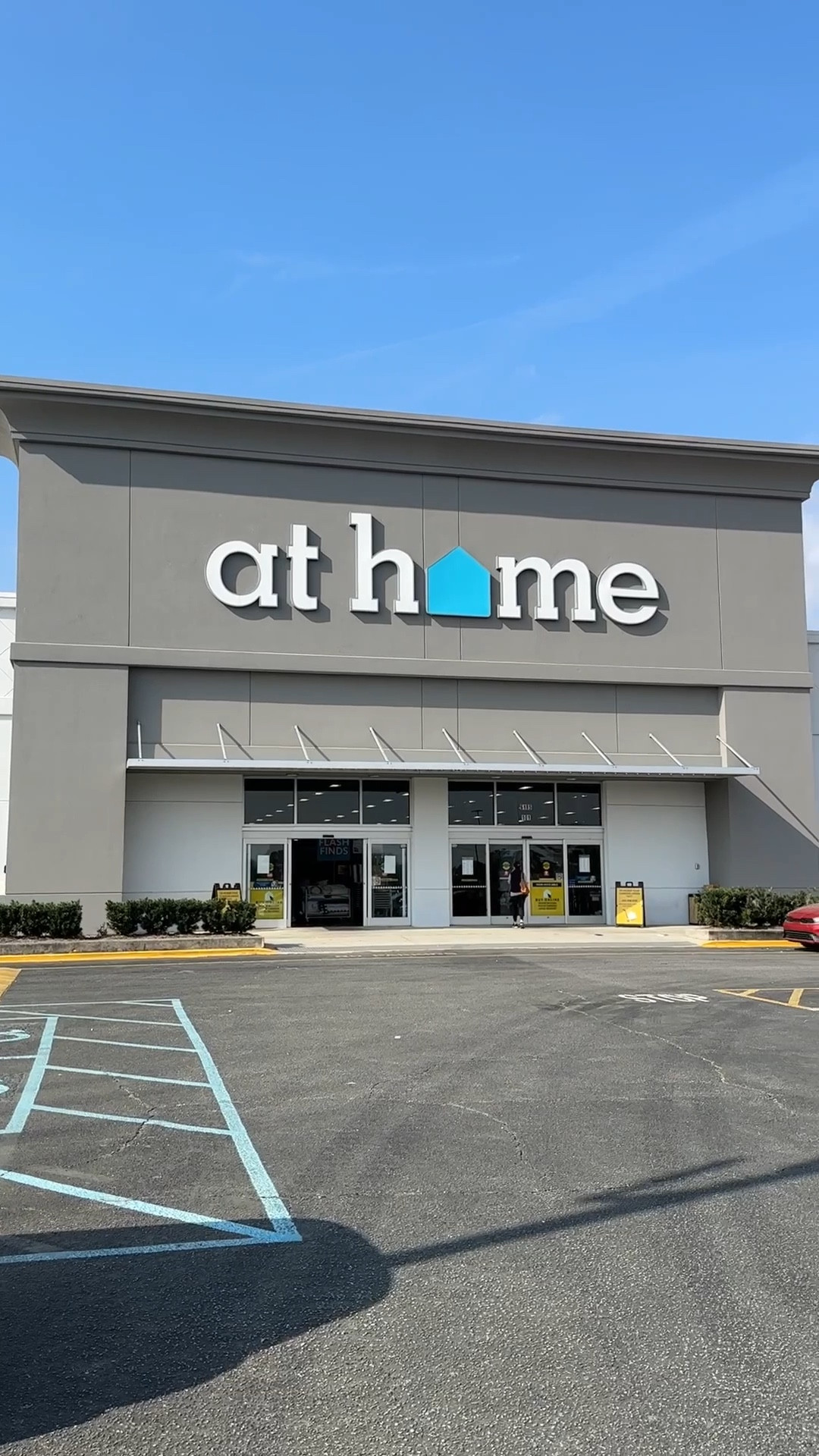 New items at the AT HOME store with looks for less from Serena & Lily, pottery barn, and Ballard.

Rattan coastal dining room chairs traditional scallop nightstand rug planter pot



#LTKFind #LTKSeasonal #LTKhome