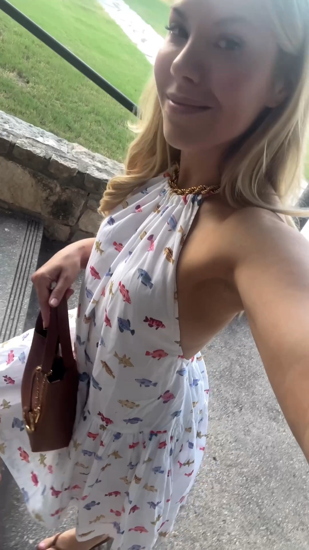 Backless dress