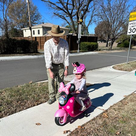 Minnie Mouse

#minniemouse #outdoortoys #scooter #vespa #toddlertoys #toddlergirltoys

#LTKkids #LTKFind #LTKfamily