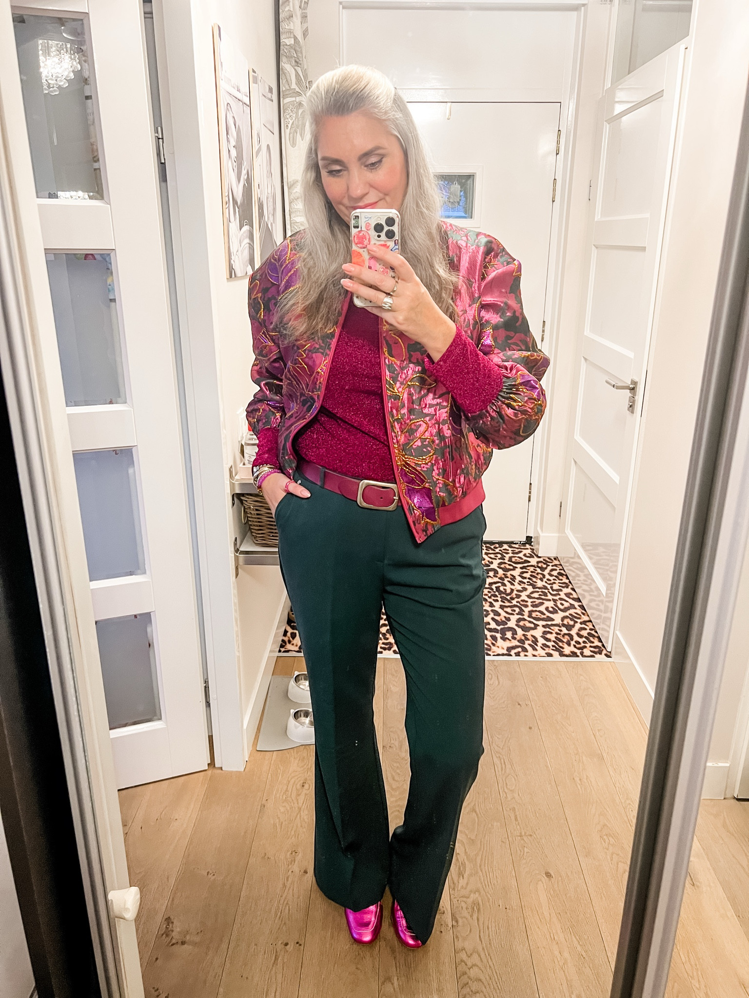 Ootd - Thursday. Jacquard bomber jacket (local boutique), cerise glitter top (HEMA), forest green dress pants (Costes), pink loafers (Emilio Sarto). 

#LTKeurope #LTKworkwear #LTKnederlands