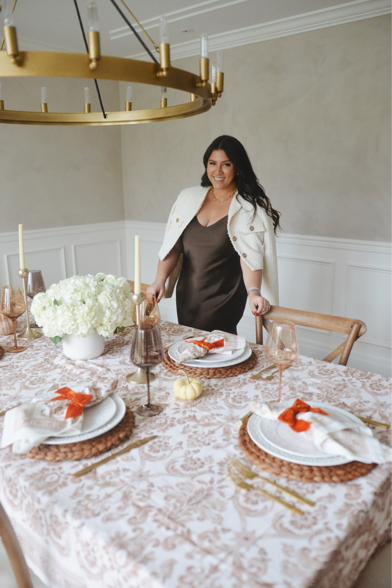 It’s holiday party season + this tablescape would make for a great holiday or Christmas party! I would swap out the bows for green or deep red! 

#LTKhome #LTKHoliday #LTKparties
