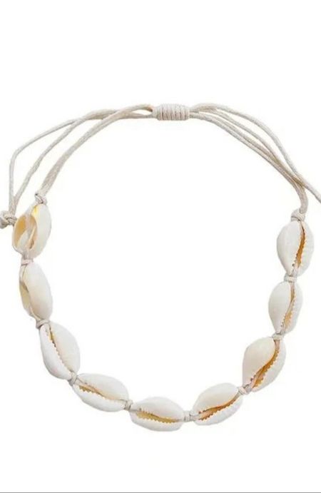 Shell string anklet in white for beach vacation

#LTKstyletip