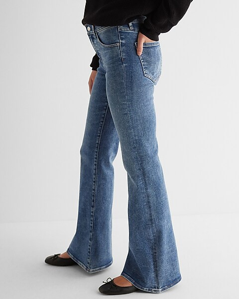 Mid Rise Medium Wash '70s Flare Jeans | Express
