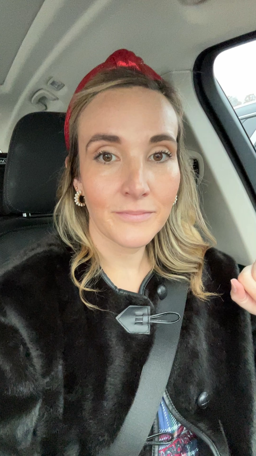 This coat is under $50 and unbelievable!!! It’s so soft and the toggle closures are adorable! Runs a big large but I took my normal size medium. 

#LTKHoliday #LTKSeasonal #LTKFindsUnder50