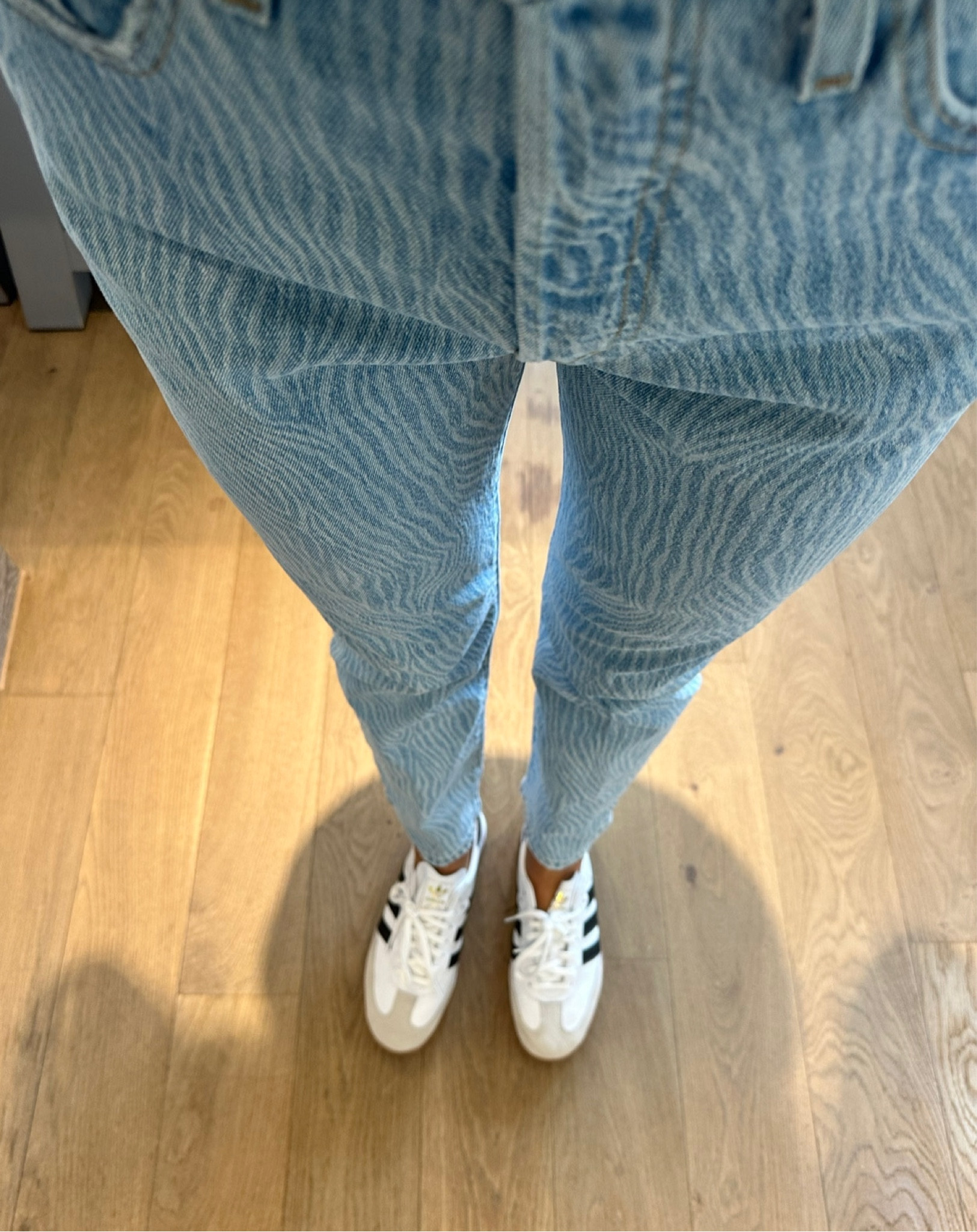 Slim jeans, straight jeans, blue jeans, high waist jeans, white trainers, every day trainers, stripe trainers, sambas, Adidas, Levi’s, H&M, Offspring, Mango, Gola

#LTKSeasonal #LTKeurope #LTKstyletip