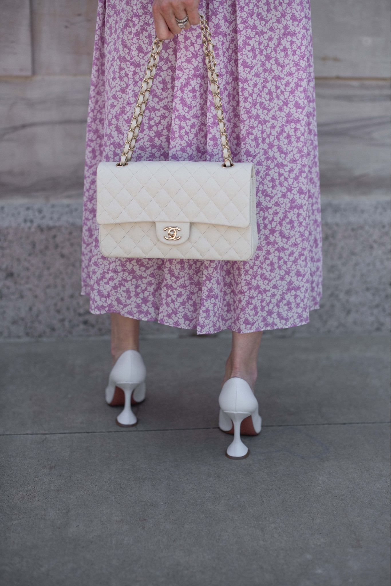 Neutral bags: the perfect spring accessory 🌸

Spring bag, spring accessory, handbags, white bag, handbag inspiration

#LTKsalealert #LTKSeasonal #LTKstyletip