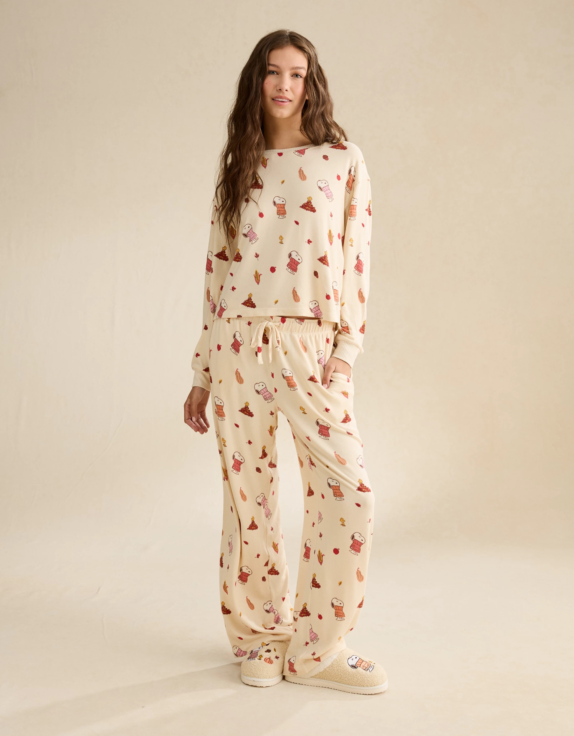 AE Luxe Plush Snoopy Long Sleeve + Pant PJ Set | American Eagle Outfitters (US & CA)