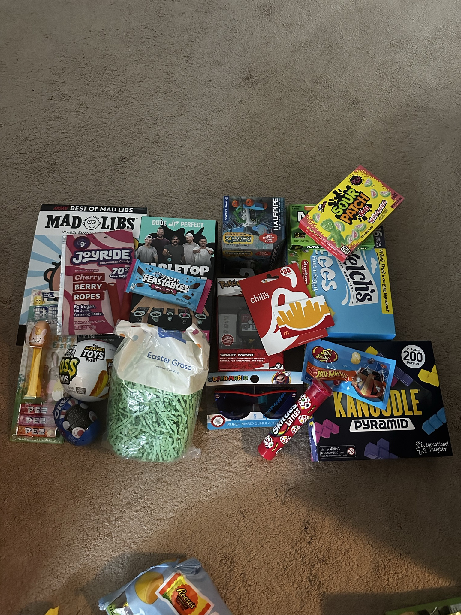 7 year old boy Easter basket fillers
Movie sized candy
Small games
Mad libs
Beastables candy and joyride candy


#LTKKids
