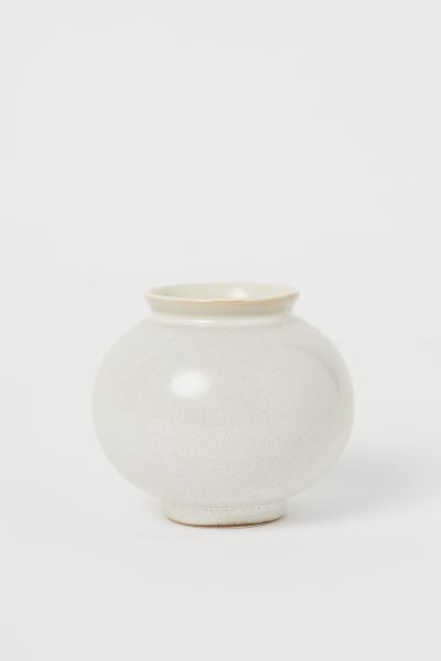 Small ceramic vase | H&M (UK, MY, IN, SG, PH, TW, HK)