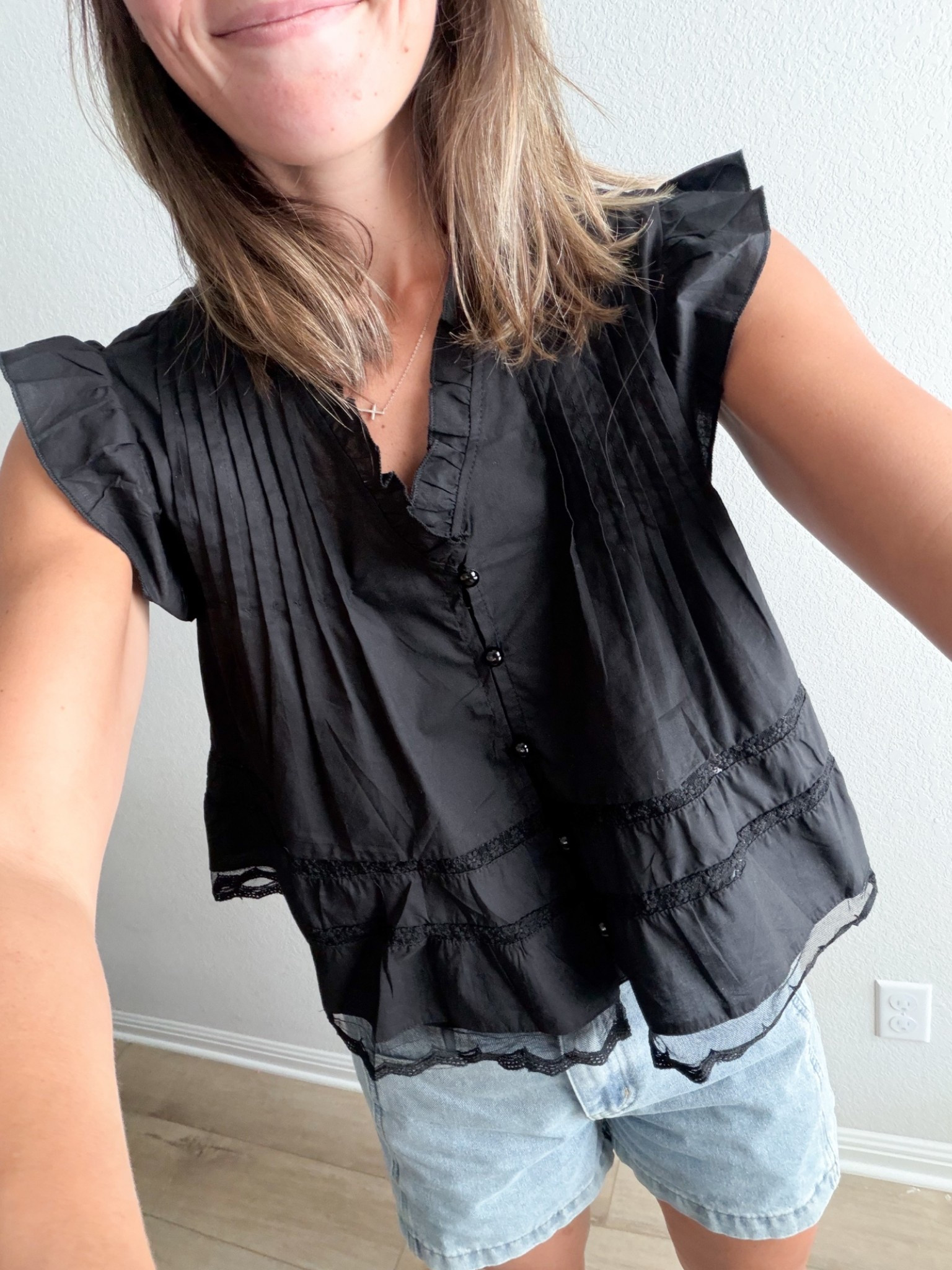 love this cropped black top from Amazon (size up) // think it would be SO cute with cheetah print pants 
-
black top, Amazon finds, ruffle top, babydoll top

#LTKgrwm #LTKootd