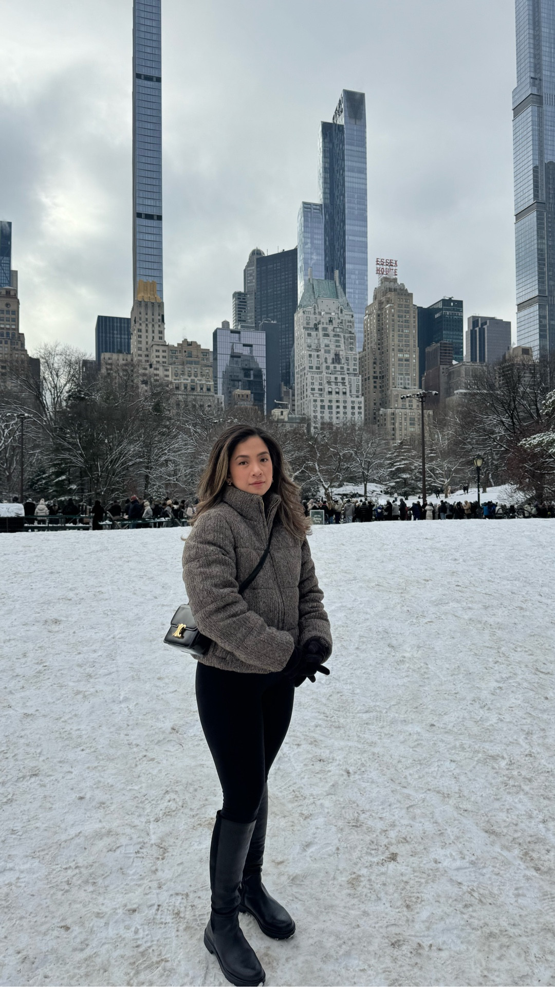 Winter look / City strolls
-Sleek puffer Zara finds
- Celine Triomphe mini
-Boot clugs 

#LTKvlog #LTKSeasonal #LTKPetite