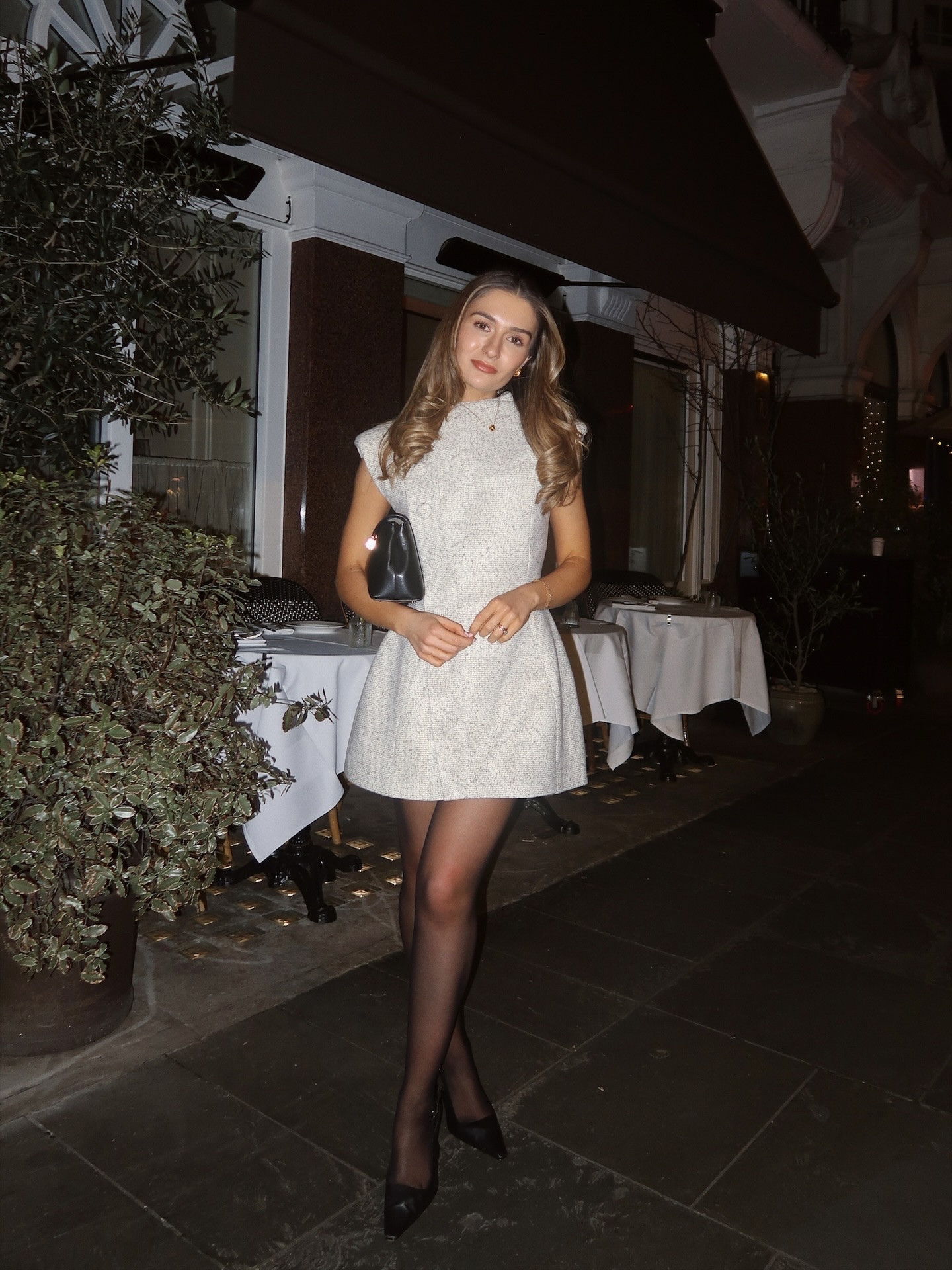 (Birthday) girl dinner 🍸🥩

Dress size XXS (I’m 5ft 2” and had it taken up by a couple of inches)!