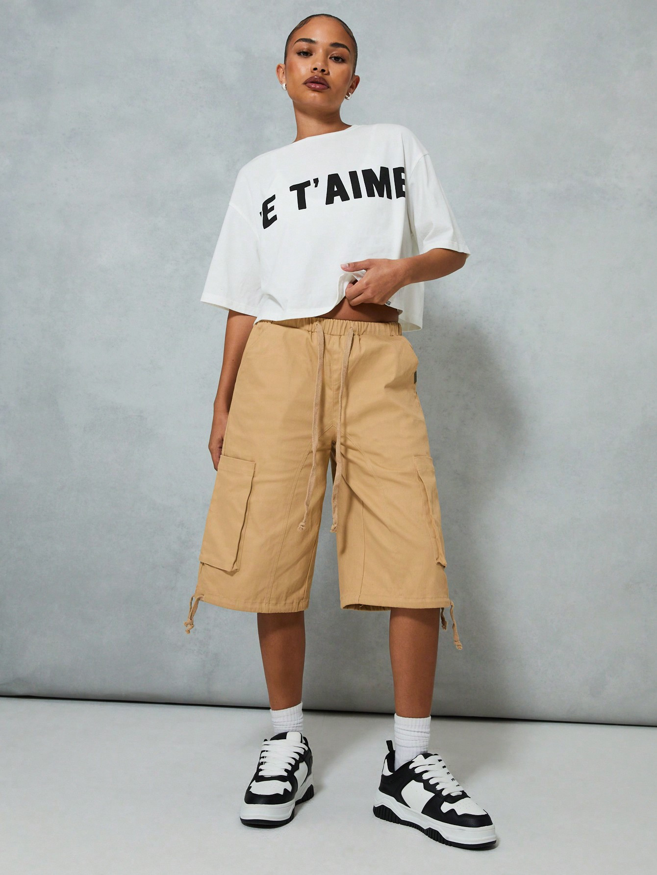 SUMWON WOMEN Canvas Parachute Cargo Jort | SHEIN