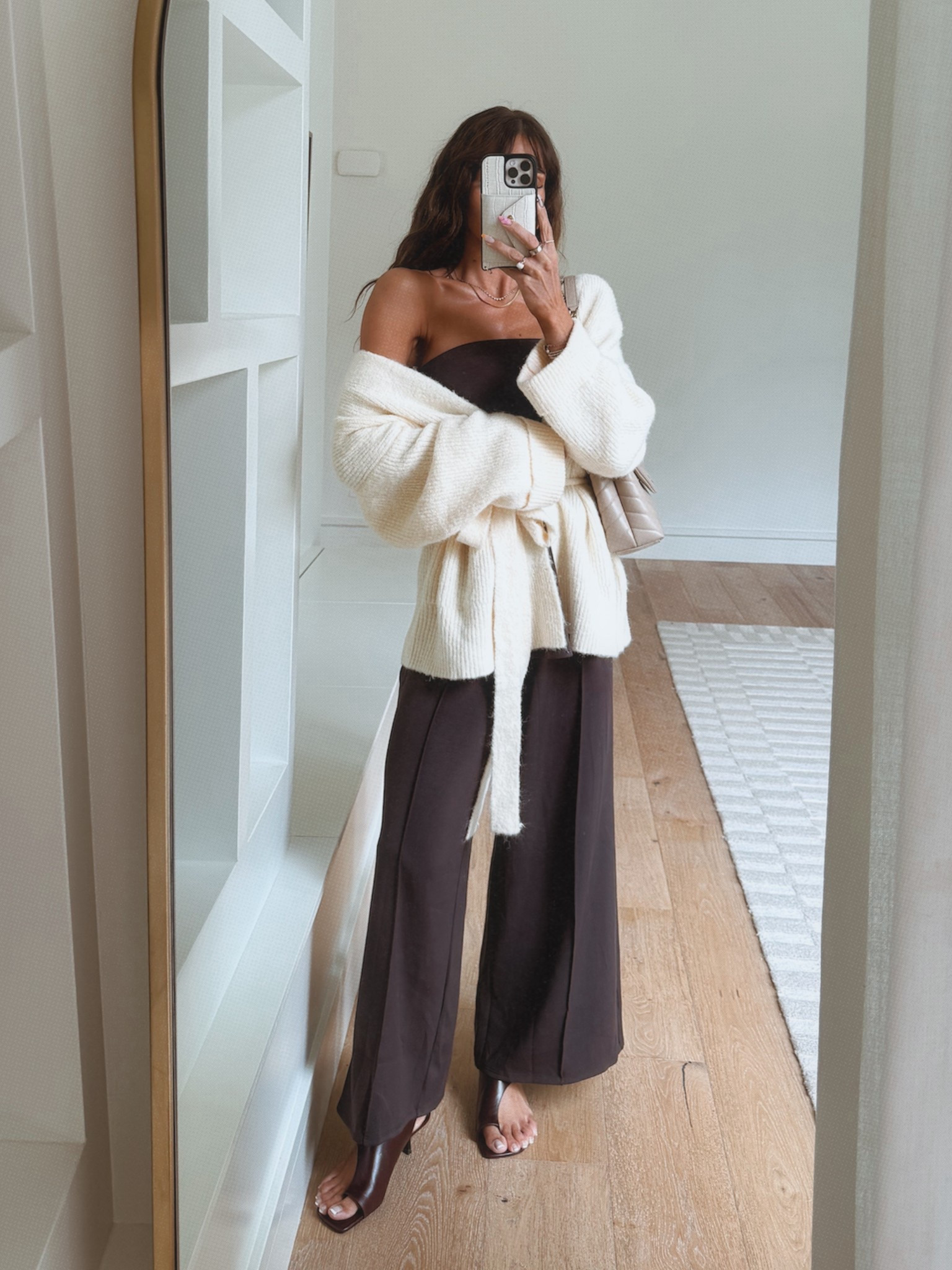 All the cozy chic fit details 