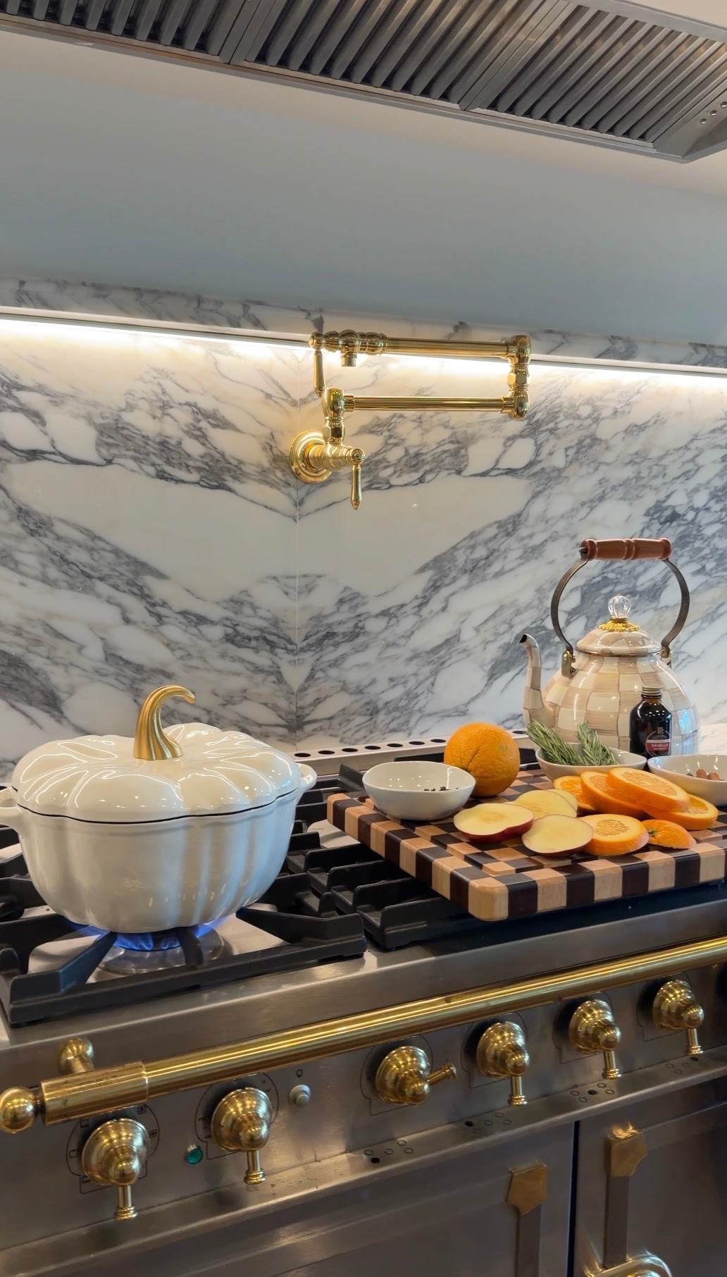 Loving these Fall Kitchen Essentials Finds from Wayfair! They have an incredible selection to pick from for the New Season 🍂🍁🤎 #AD @Wayfair  #wayfair #wayfairpartner