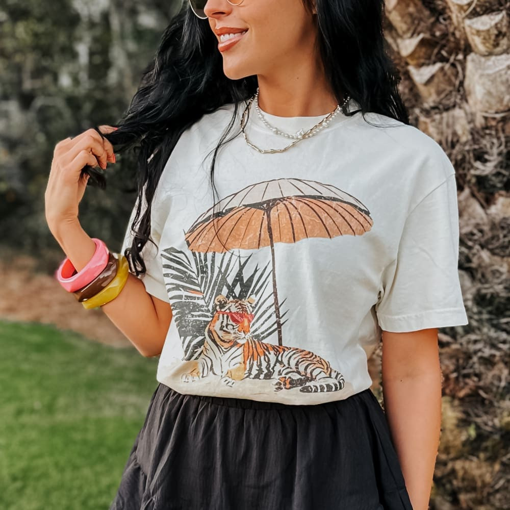 Bungalow Tiger Tee | Mountain Moverz