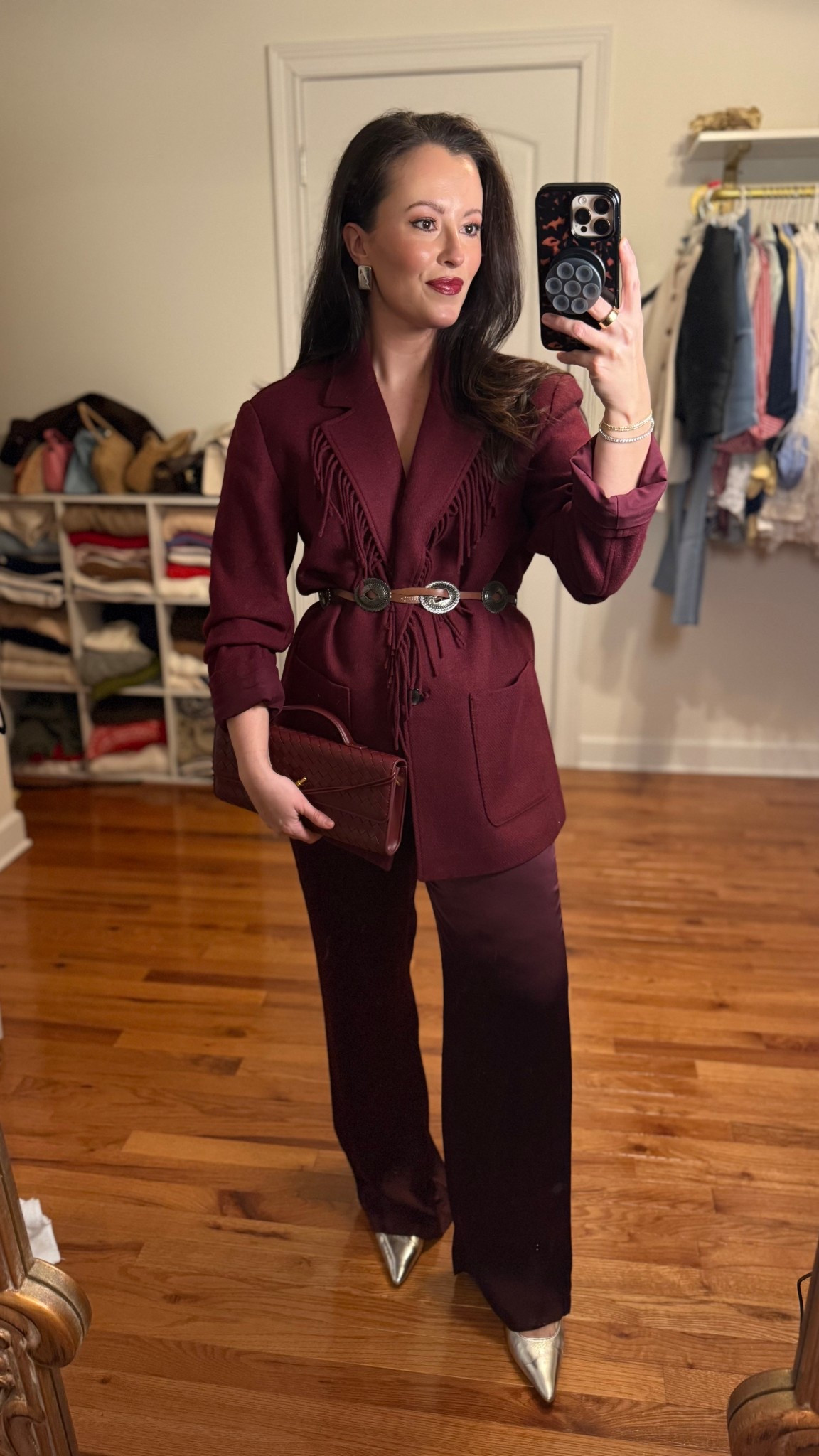 Valentines outfit women - date night outfits - Galentine’s outfit ideas 

Burgundy silk pants quince 
Maroon fringe blazer 
Metallic silver heels 
Oxblood leather clutch (Amazon)

#LTKootd #LTKSeasonal #LTKgrwm