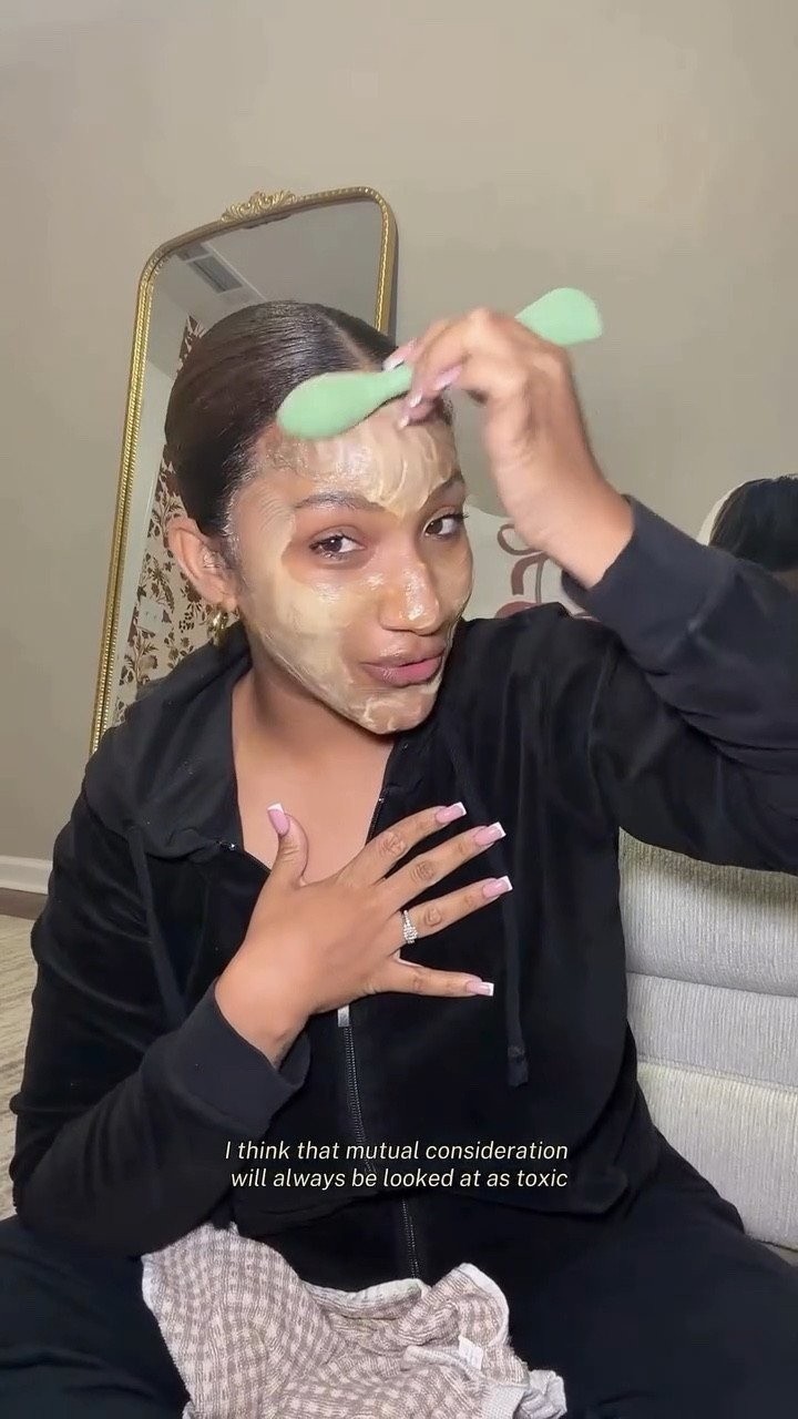 Yap seshhhhh, omg I haven’t said “Beaut” in years, OGs remember beautsquadddd 🥹💕🤸🏽‍♀️✨ 

Comment CANDY and I’ll dm you all of the products I used 🍭
Guest ⭐️s 
@hanyul_us @larocheposayusa @clearstart @tower28beauty 
— #marriage #yapping #skin #woman