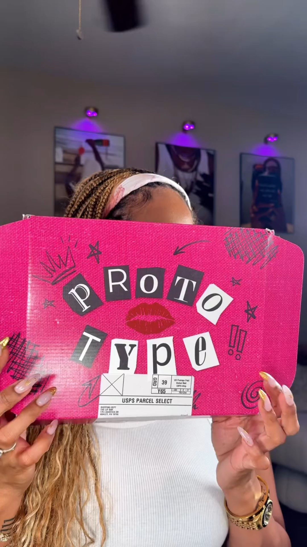 When you thought you didn’t need another lip oil.. and then @thelipbar came through 😍

One thing about me, imma keep a lippie 🤭

#thelipbar #beautyreels #unboxwithme #beautyhaul #everydayglam #lipoil #glazedlips