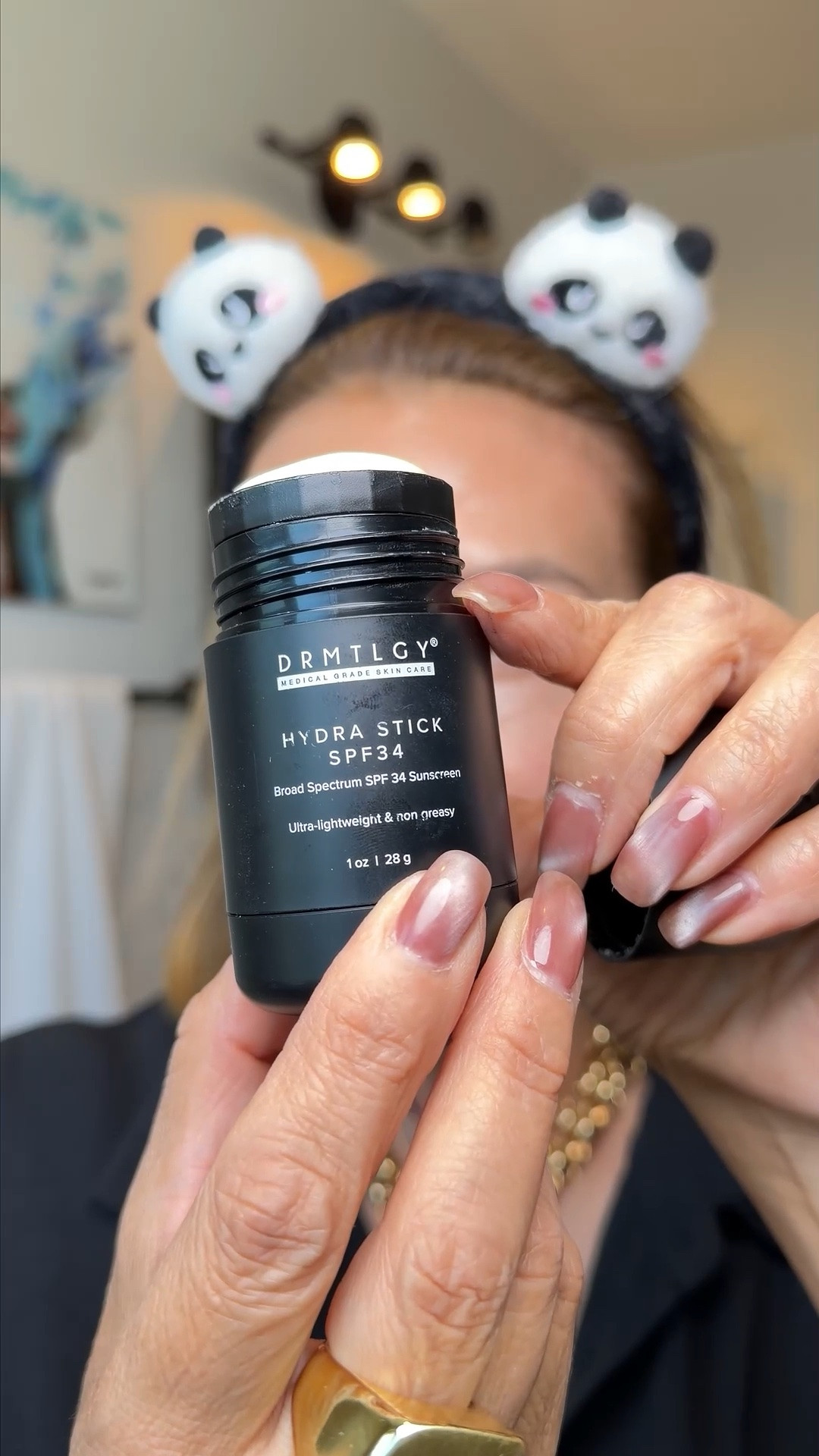 Los protectores solares irritan los ojos

#LTKselfcare #LTKOver40 #LTKBeauty