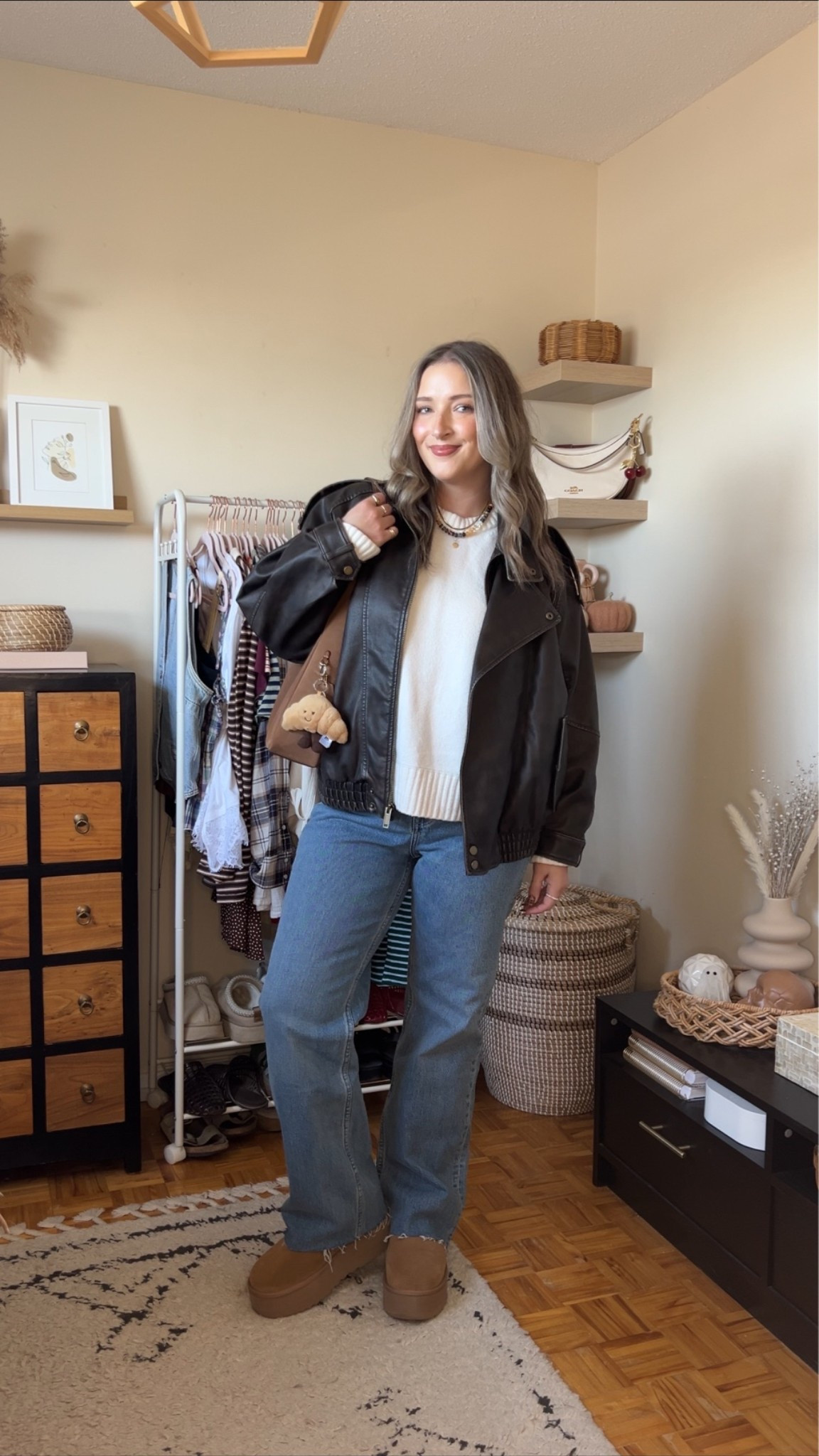 Casual fall outfit! Sized up to XL in the sweater for an oversized fit. Wearing size 30 in the jeans and L in the leather jacket. I’m a 9.5-10 shoe and wear a 10 in the Uggs