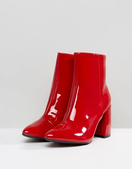 Glamorous – Spitze Ankle-Boots aus rotem Vinyl mit Absatz | Asos DE