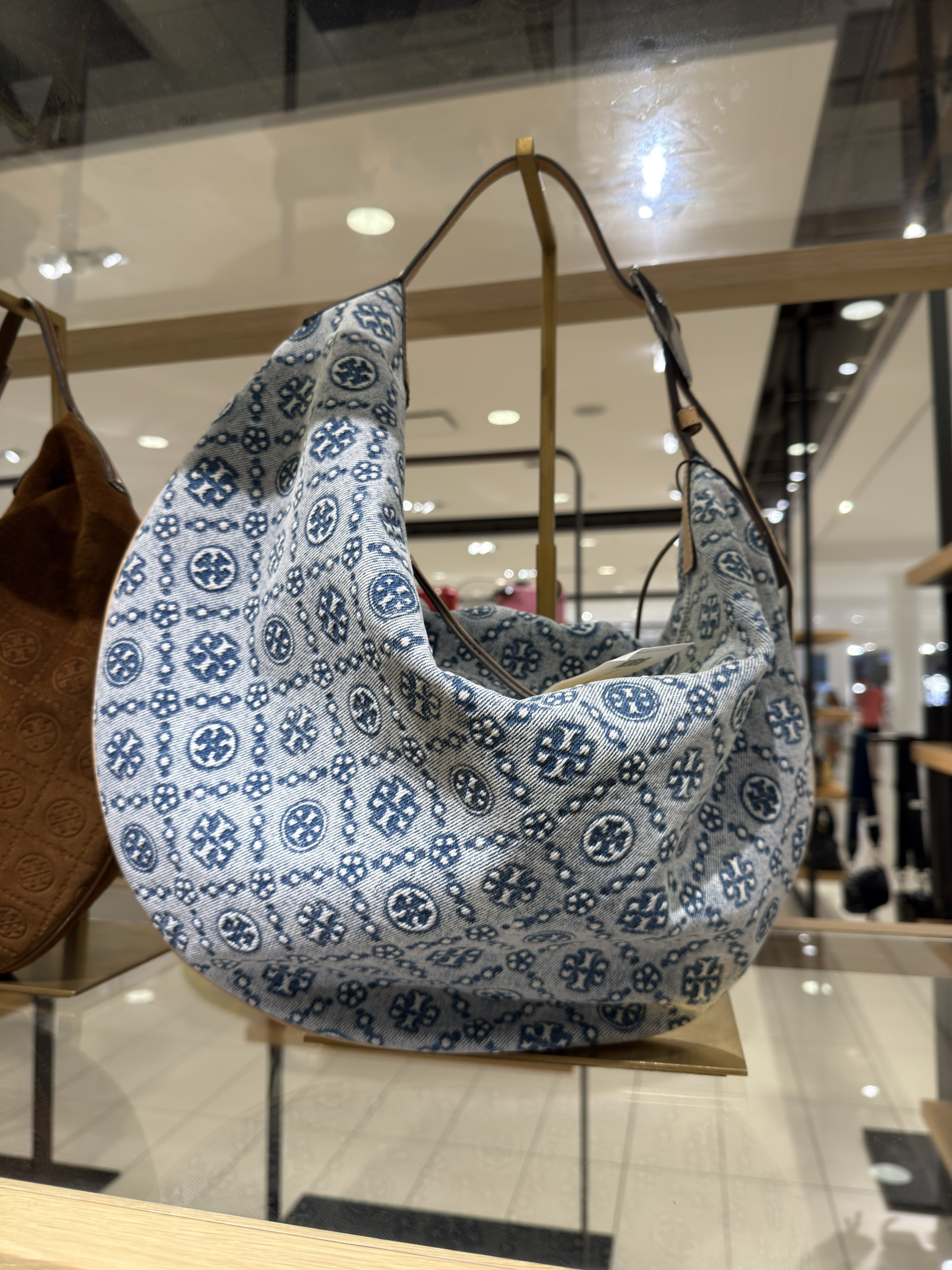 Tory Burch denim bag for everyday looks that need a chic upgrade. #toryburch #purse #denim 

 #LTKgrwm #LTKootd