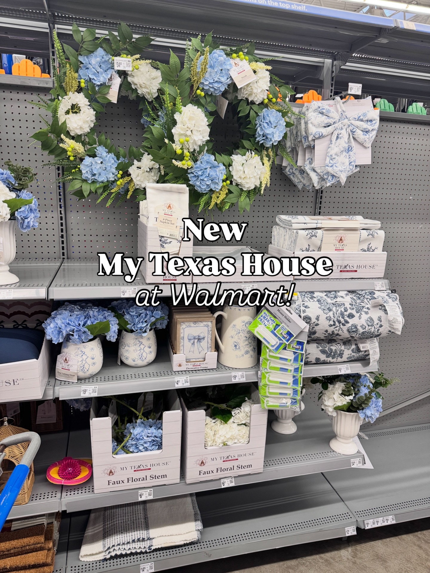 New @mytexashouse collection at Walmart! Follow + comment “SHOP” for a link! (make sure you’re following to receive it) ✨ & if you love Holiday finds and gift ideas, follow along for more! 

#walmart #walmartfind #walmarthome
