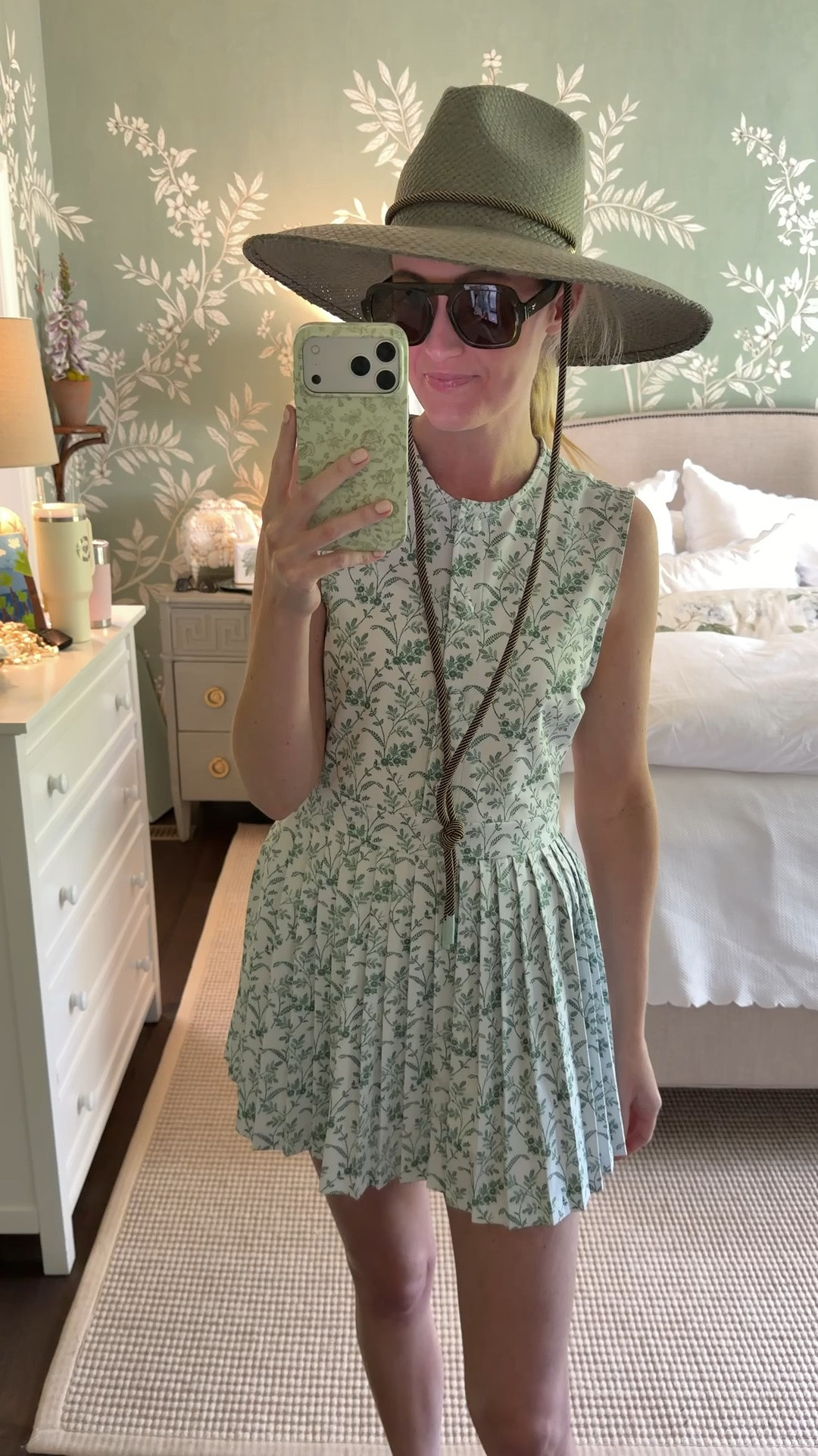 Cutest hat for Summer! Code BrokeBrooke15

I’m wearing a size medium dress!