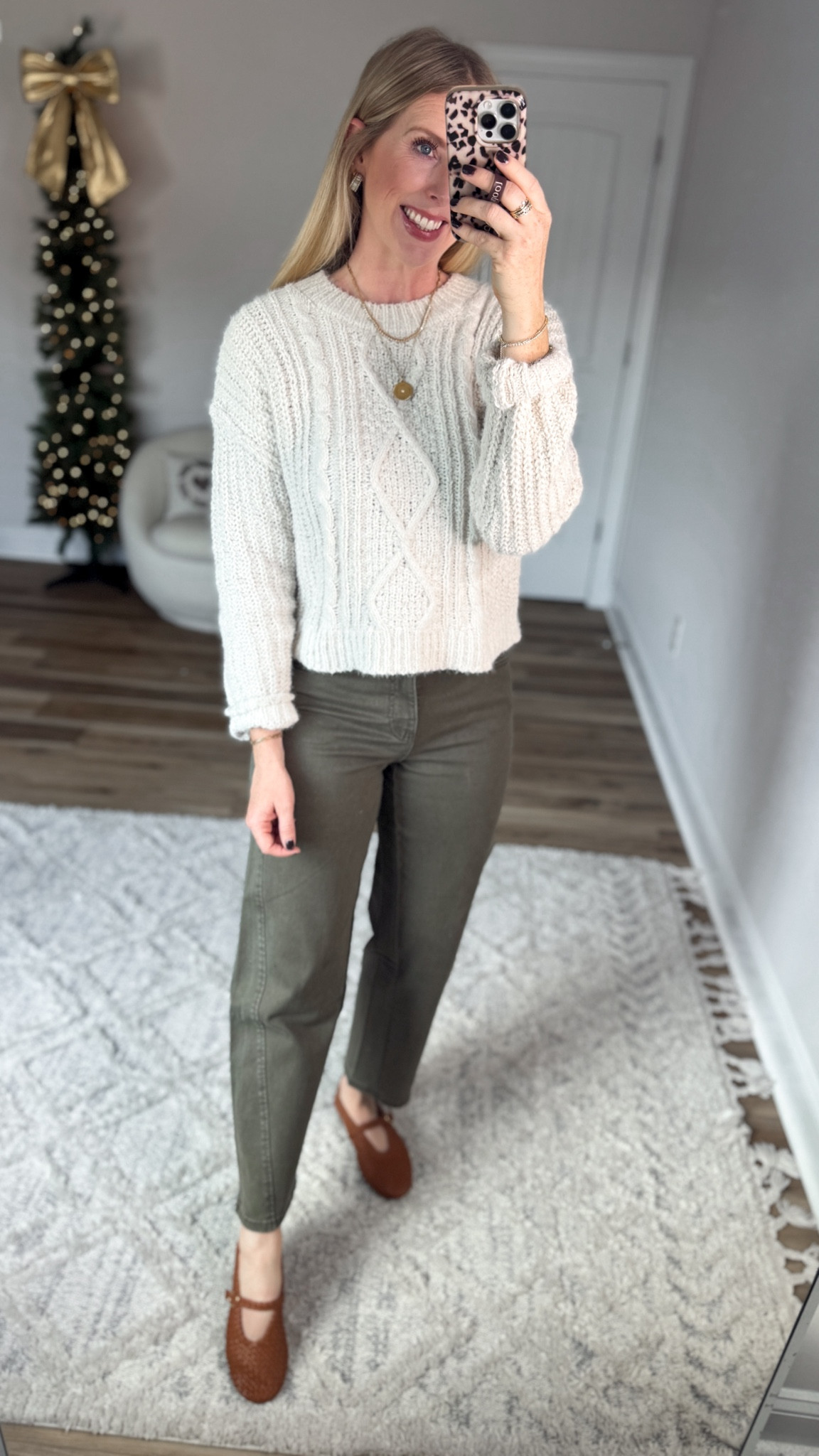 Walmart try on, Walmart outfit, Walmart fashion, Walmart try on, time and tru, barrel jeans, cable knit sweater 

Small, 4

#LTKWorkwear #LTKStyleTip #LTKFindsUnder50