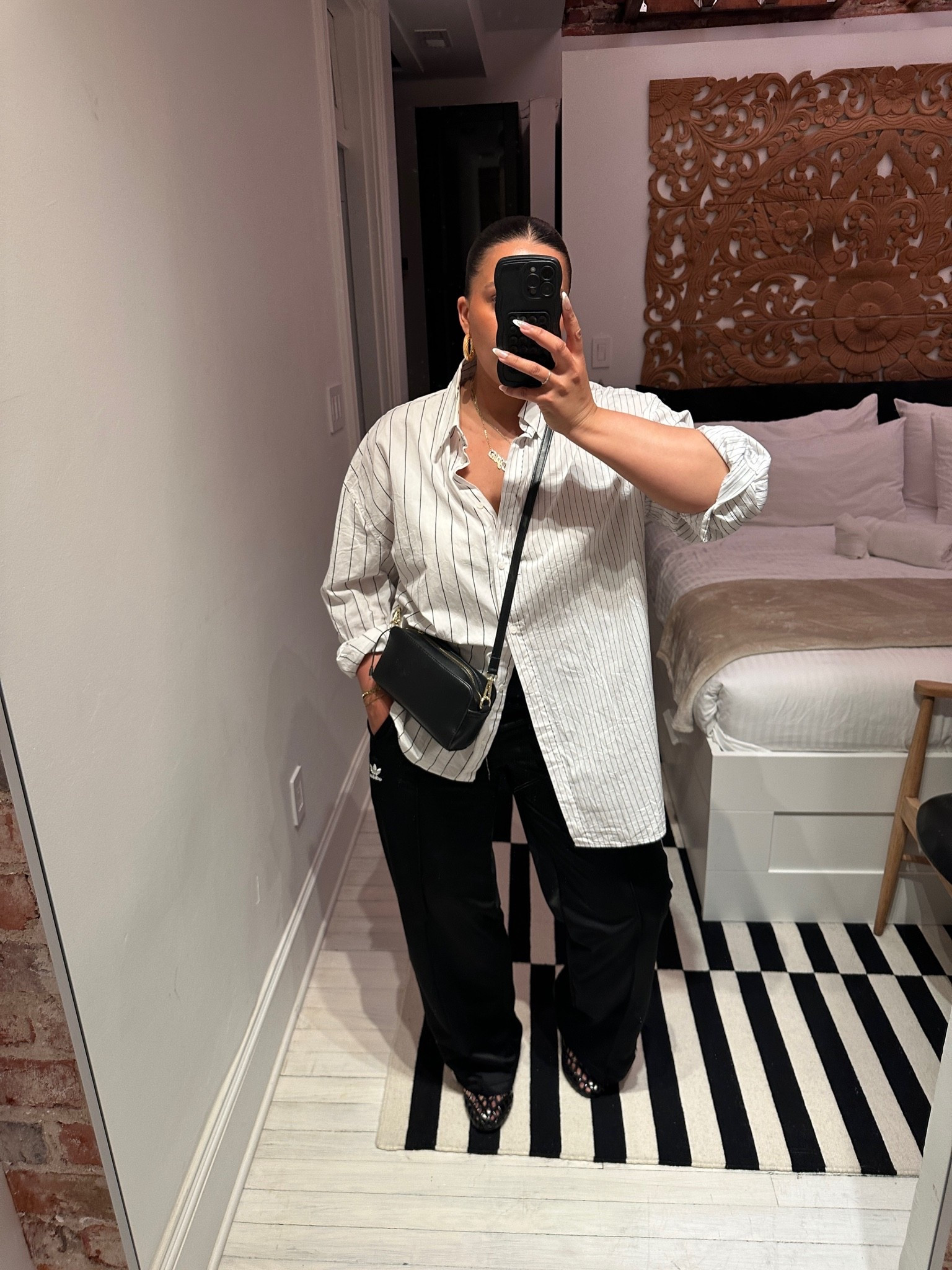 Comfy and chic outfit for the city

#LTKdayinmylife #LTKootd #LTKMidsize