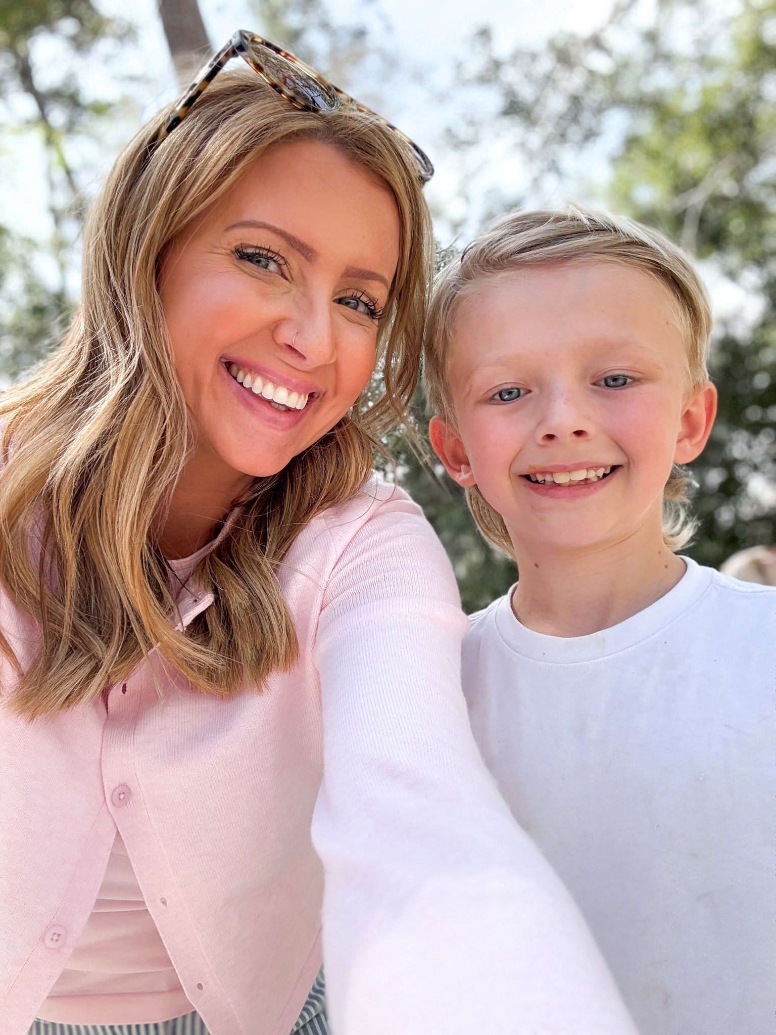 Setting spray that worked for over 10 hrs 👏🏼 Sephora makeup  

#LTKBeauty #LTKFindsUnder50 #LTKWedding