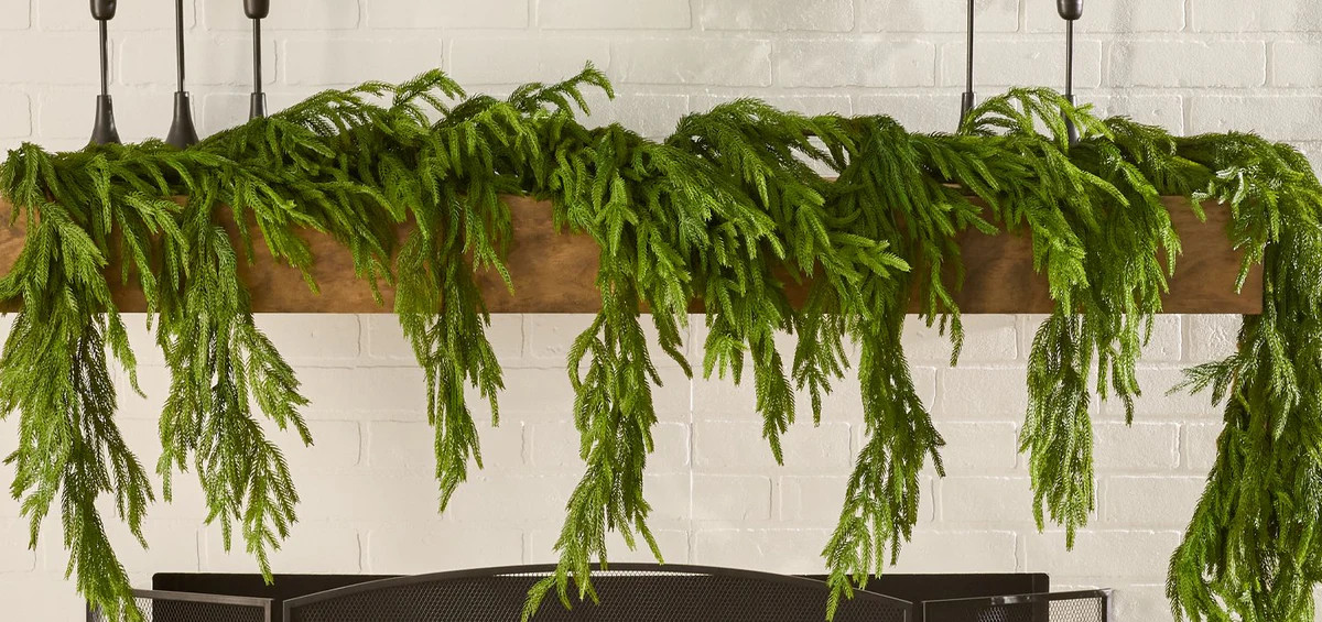 Christmas Garlands | Darby Creek Trading