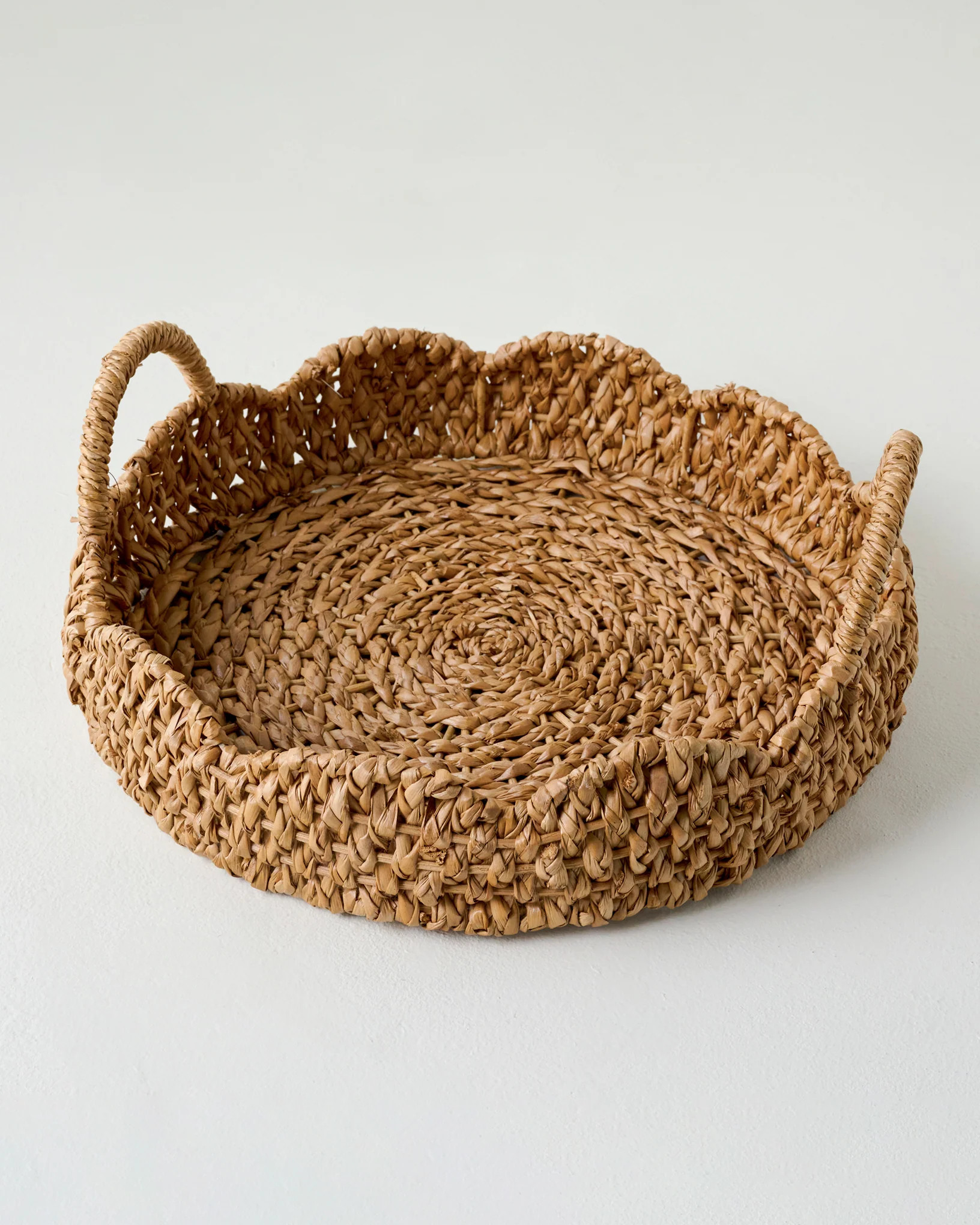 Solene Woven Scalloped Tray | Magnolia