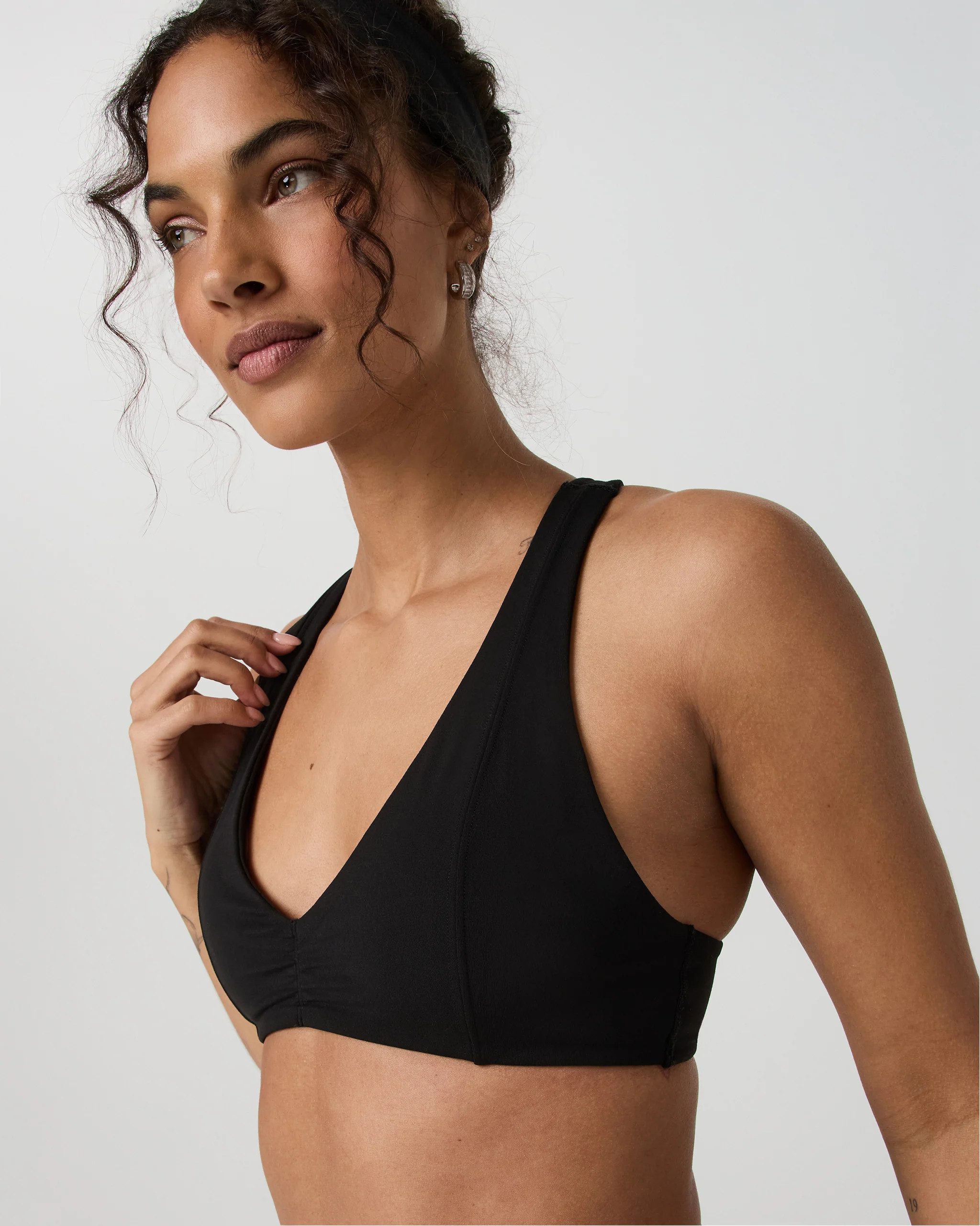 Vuori AllTheFeels™ Shirred Bra | Black | Large | Vuori Clothing (US & Canada)