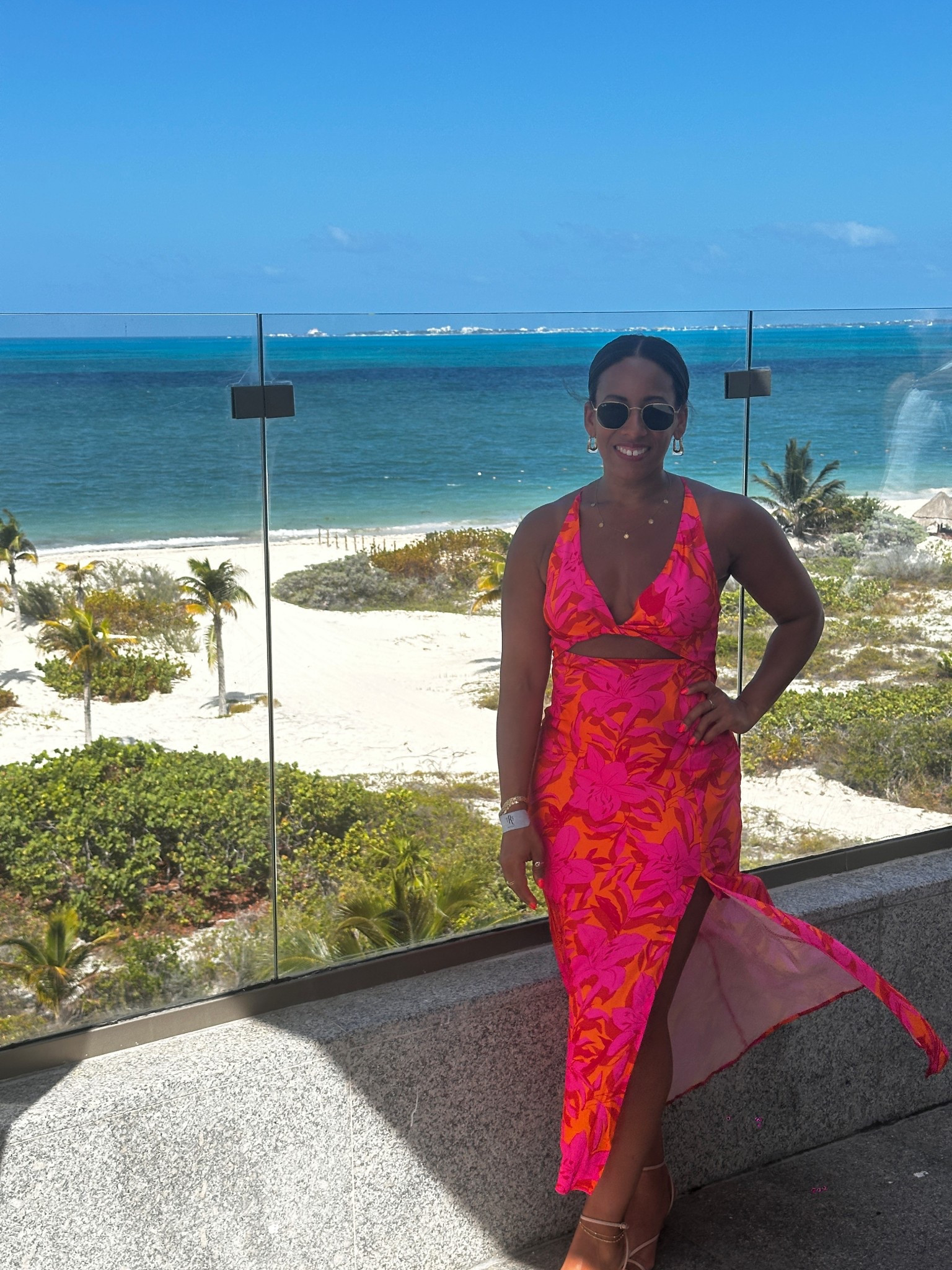 A perfect style and color for a tropical vacation or wedding!

Guest dress | vacation dress | summer 


#LTKStyleTip #LTKSeasonal #LTKFindsUnder100