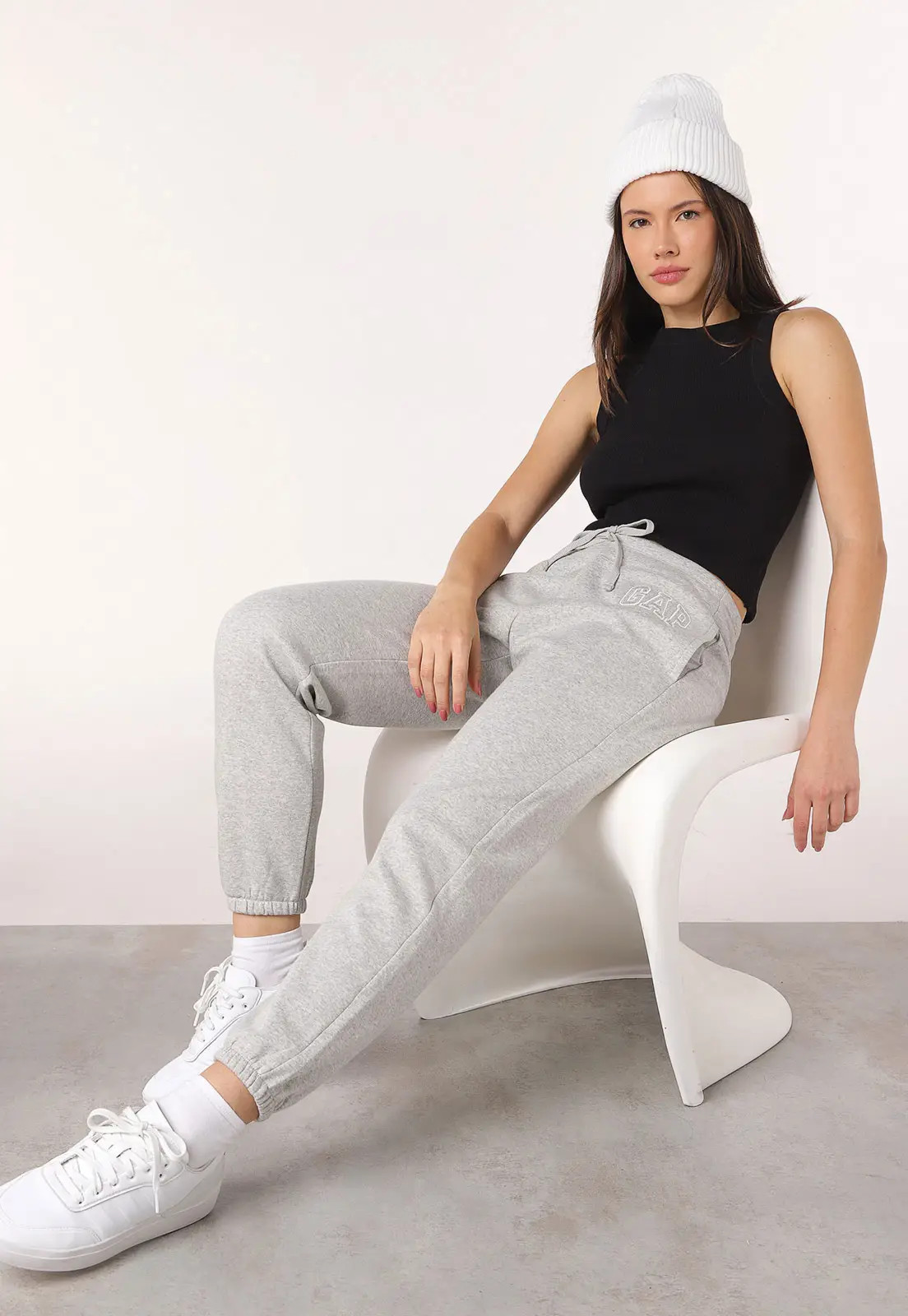 Calça de Moletom GAP Jogger Logo Bordado Cinza | Dafiti (BR)