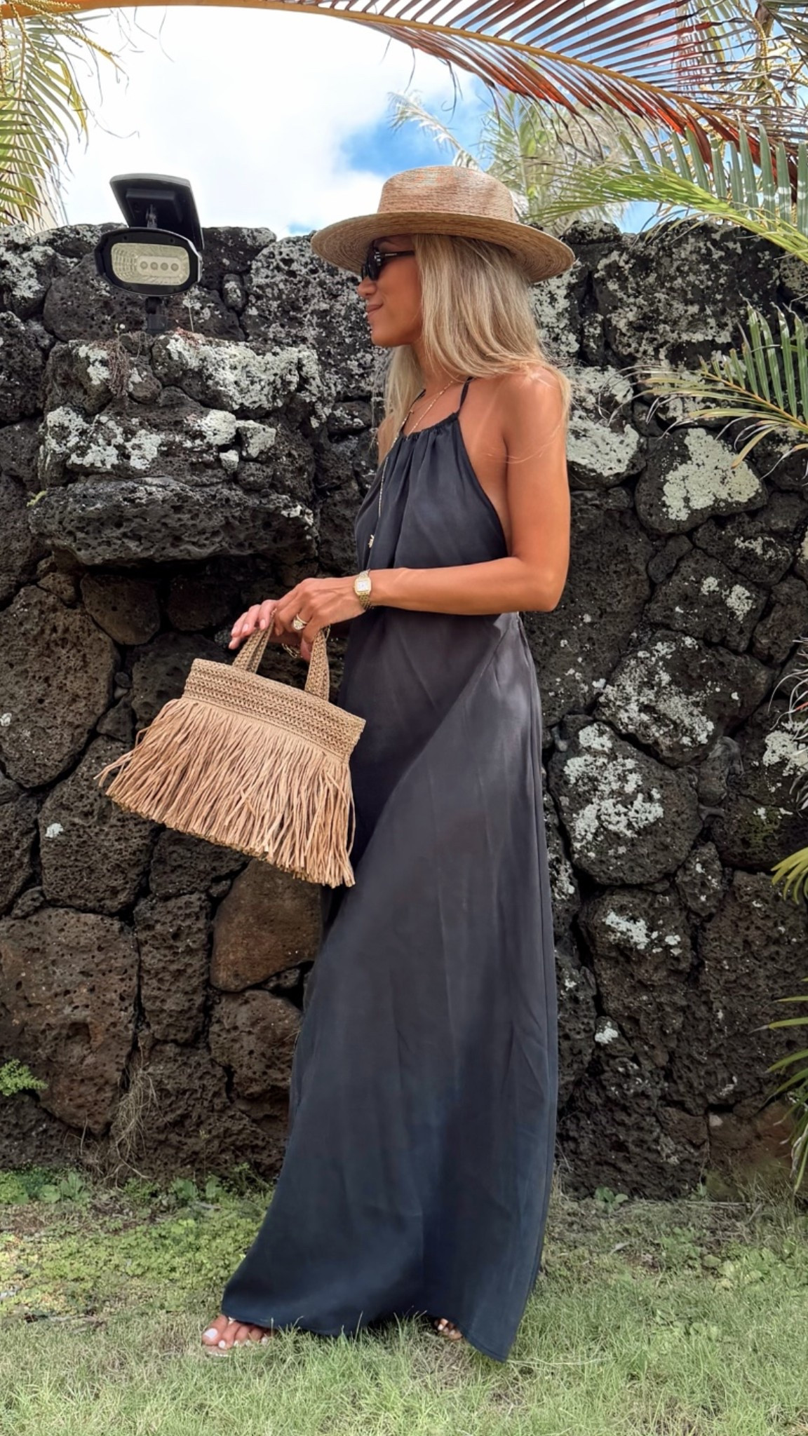 I really love this Zara dress! I wear it when I’m PMSing 😁 it shows off my back and hides a little PMS bloated belly. So easy to wear and petite friendly too! Wearing an xs.

#LTKmomlife #LTKdayinmylife #LTKPetite
