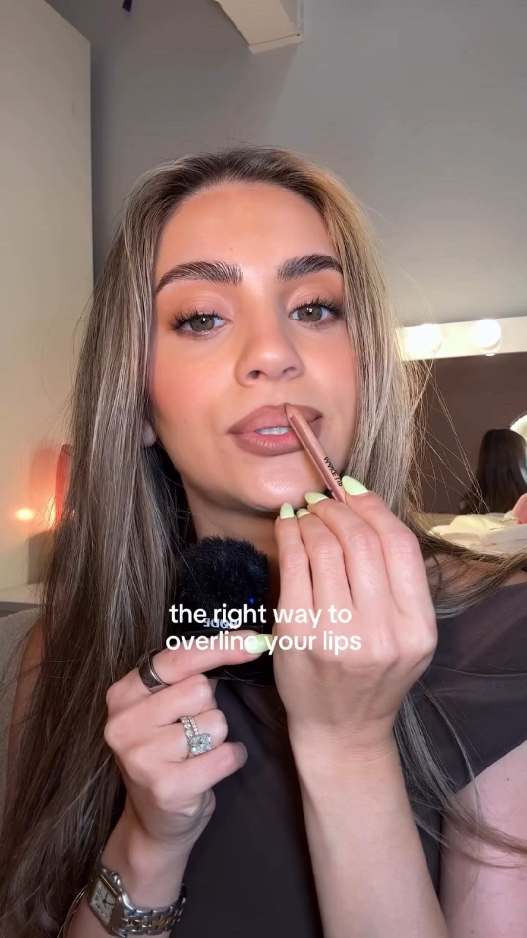 The right way to line and overline your lips for optimal shape + lift. This two-tone method gives you that pouty, contoured look, without the 2016 overlining mess. Here’s how to enhance your lips without crossing the line... literally.

Products used:
Lip Liner: @charlottetilbury Super Nudes Lip Cheat Contour Duo (Medium)
Gloss: @makeupforever Super Boost Gloss (Wherever Walnut)

#howtodomakeup #makeuptutorial #makeupmasterclass #levelupmakeup #lipoverlining #liplinerhack #makeuplips #lipliner #lipcombo #makeuptips #beautyclass #lipshaping #overlinedlips #makeuptransformation

#LTKBeauty #LTKStyleTip