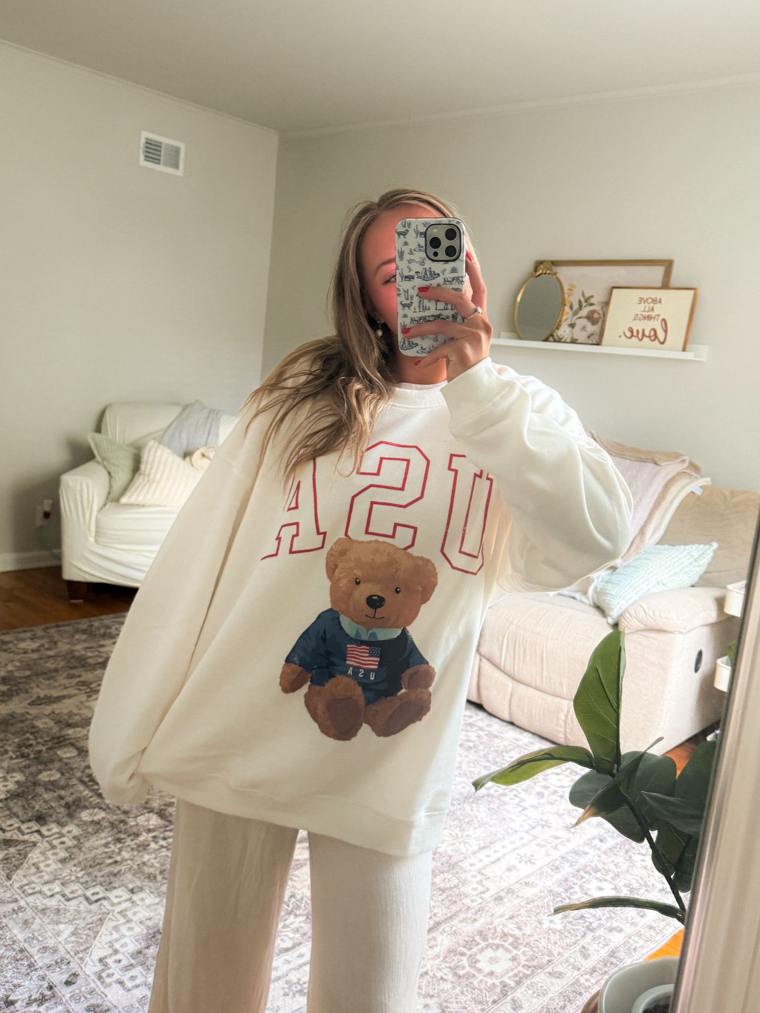 CUTEST crewneck ever! ❤️🧸🇺🇸 

#LTKfindsunder100 #LTKSeasonal #LTKfindsunder50